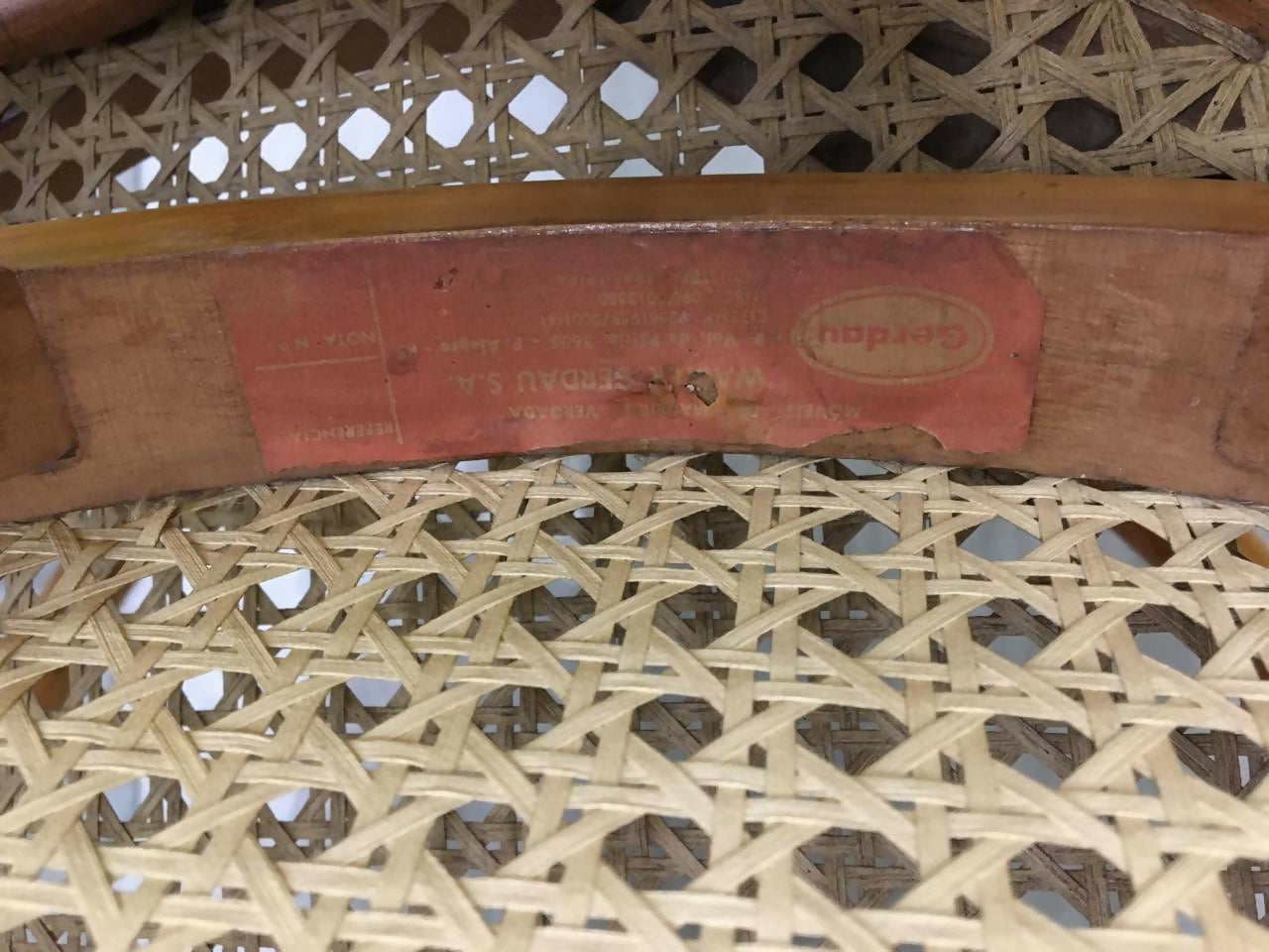 Par de cadeiras Thonet com braços - Fabricação Gerdau, Seladas. (valor unitário)