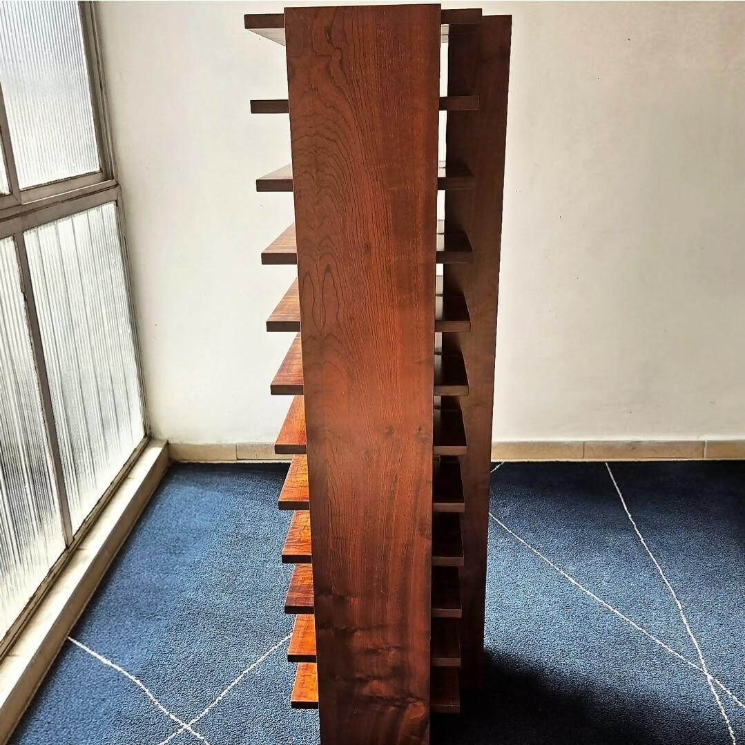 MÓVEL REVISTEIRO-ESTANTE "VECCI"