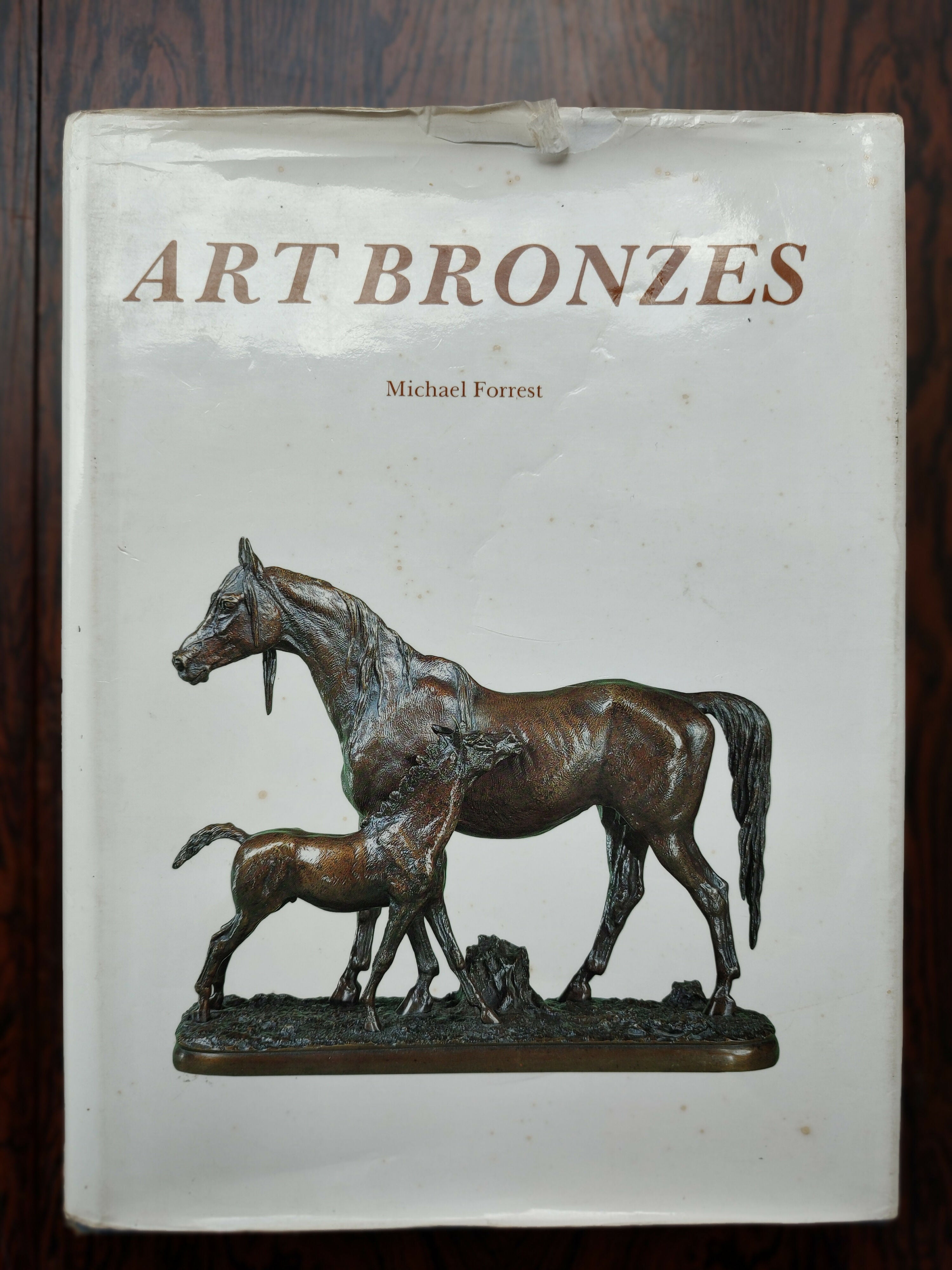 Raríssimo Livro "Art Bronzes" de Michael Forrest - edição em Inglês de 1988