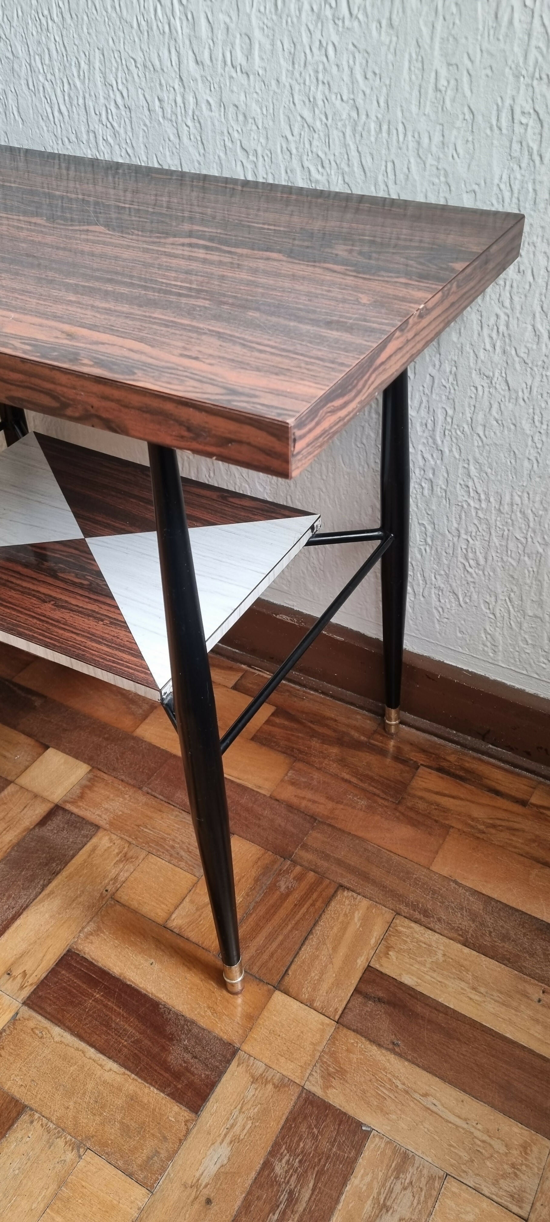 Mesinha fórmica jacarandá