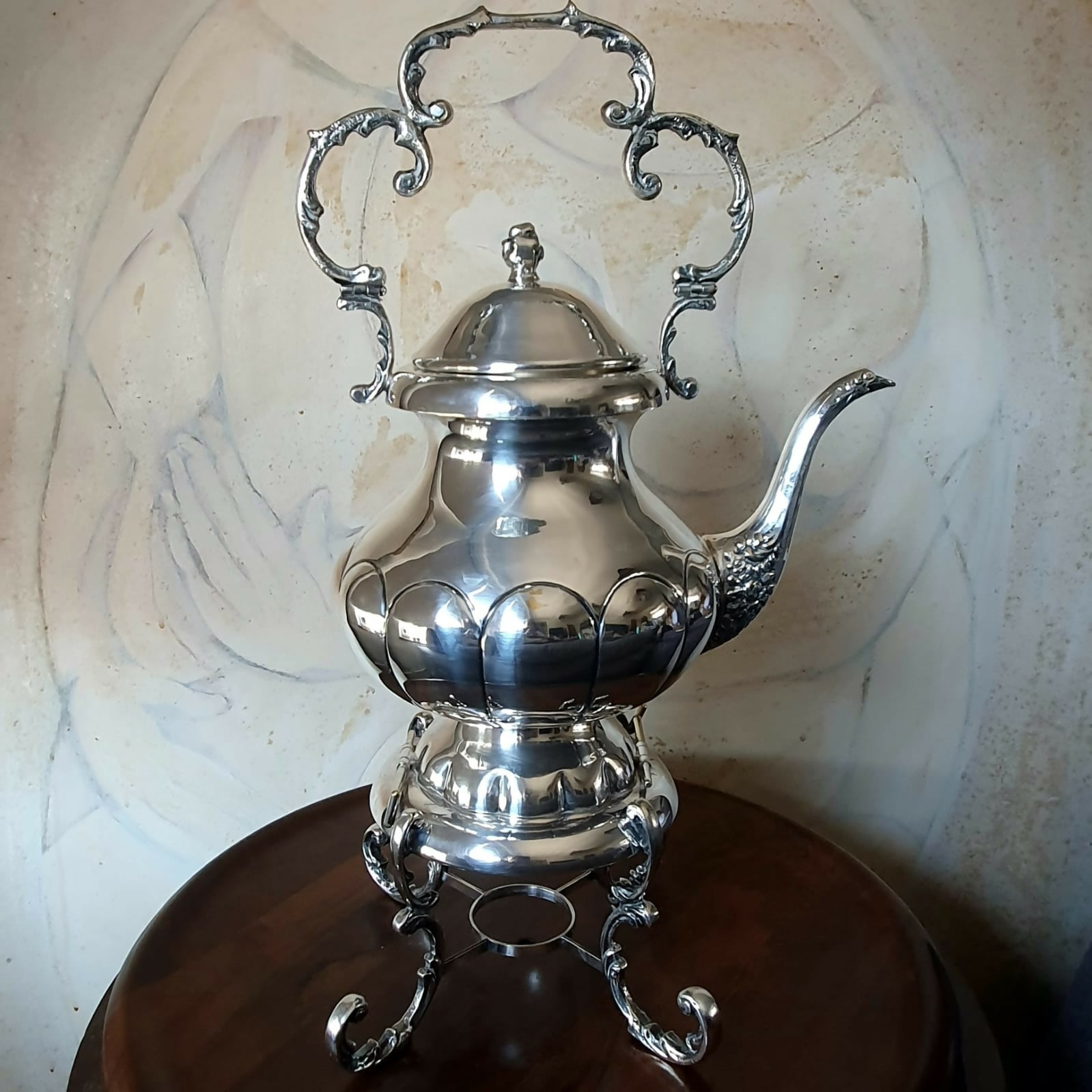 Samovar inglês antigo em metal espessurado a prata.