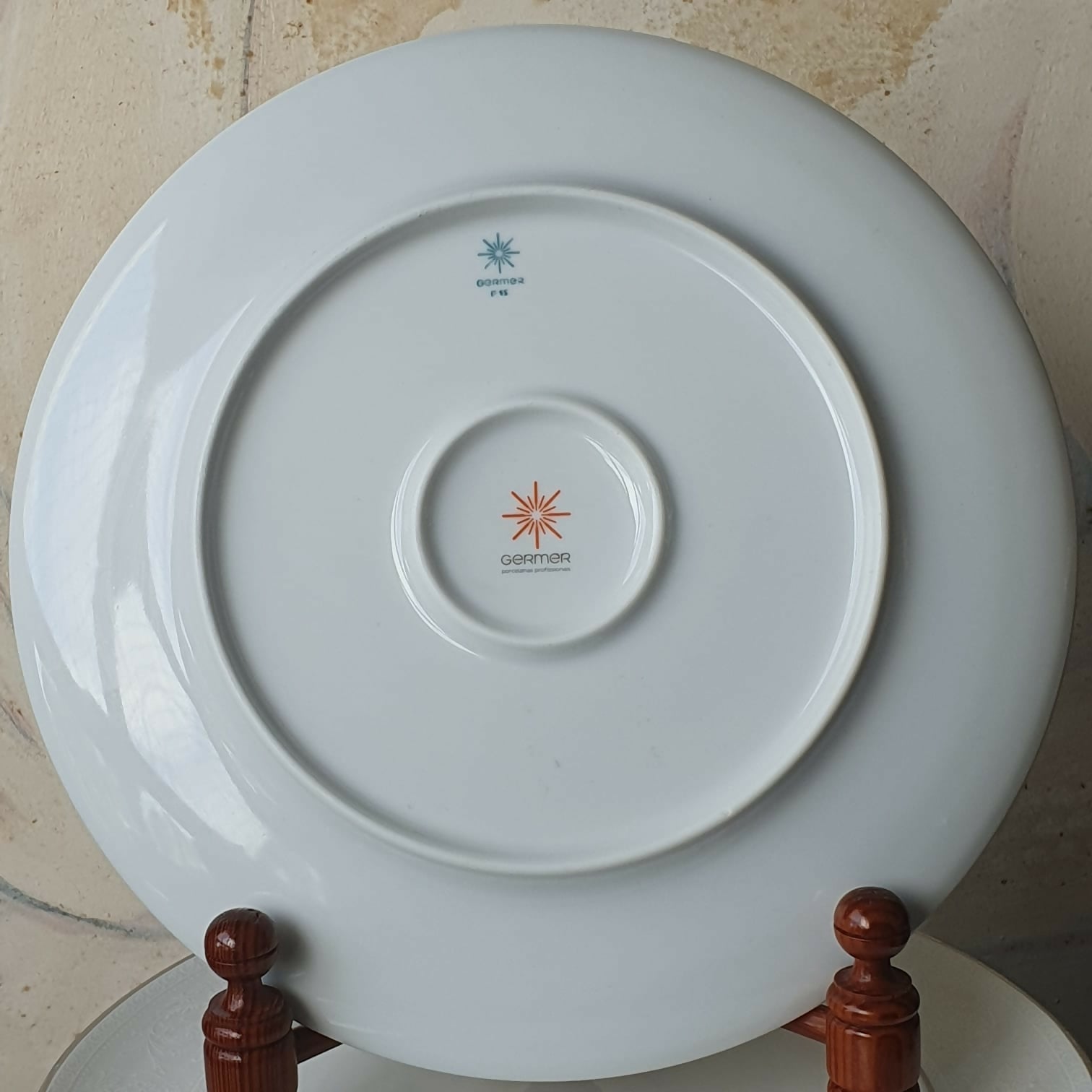 Jogo de pratos 24 peças em porcelana Germer, Linha Home Style. Impecáveis!