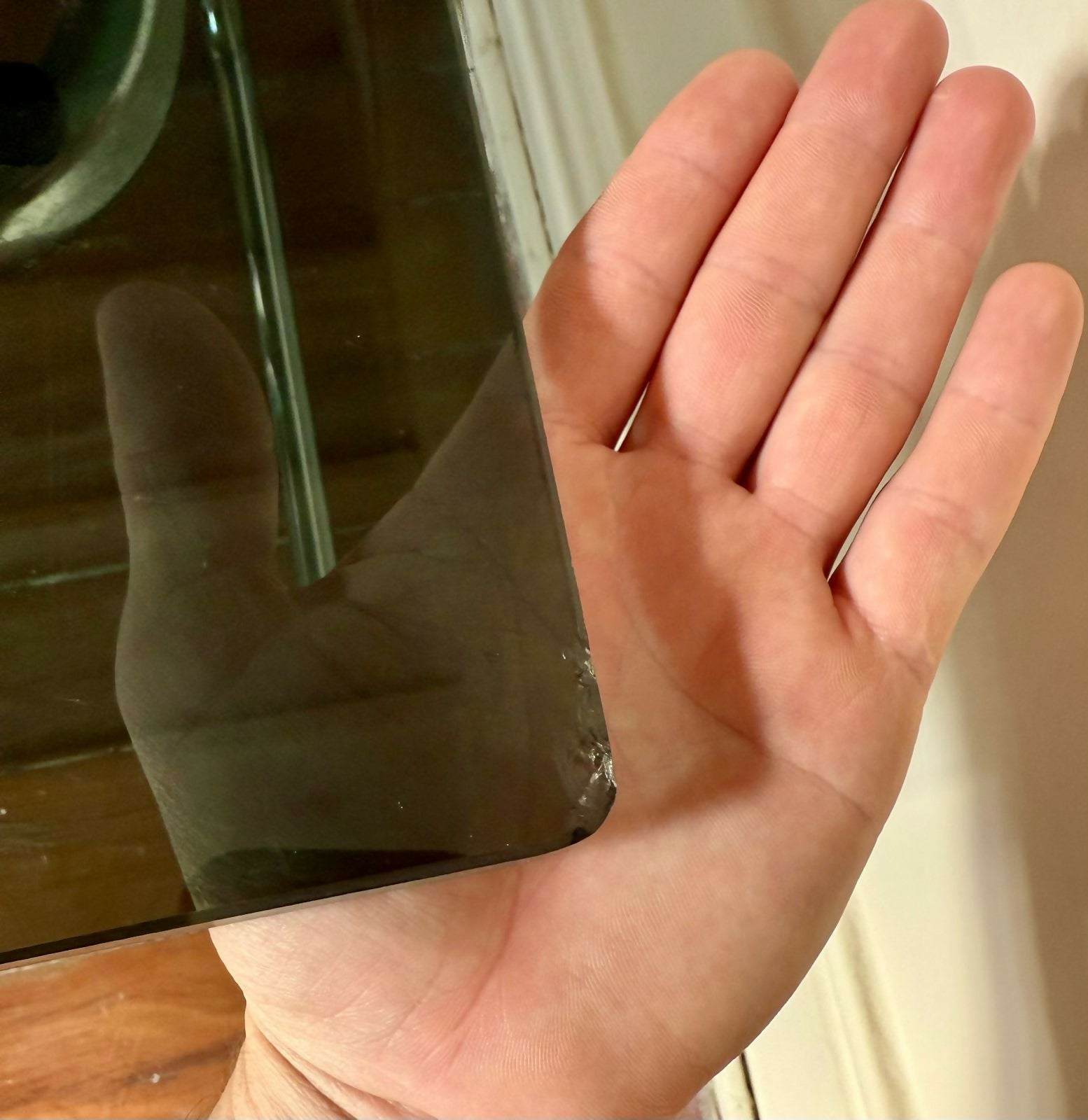 Trio de mesinhas anos 80 cromado e vidro fumê