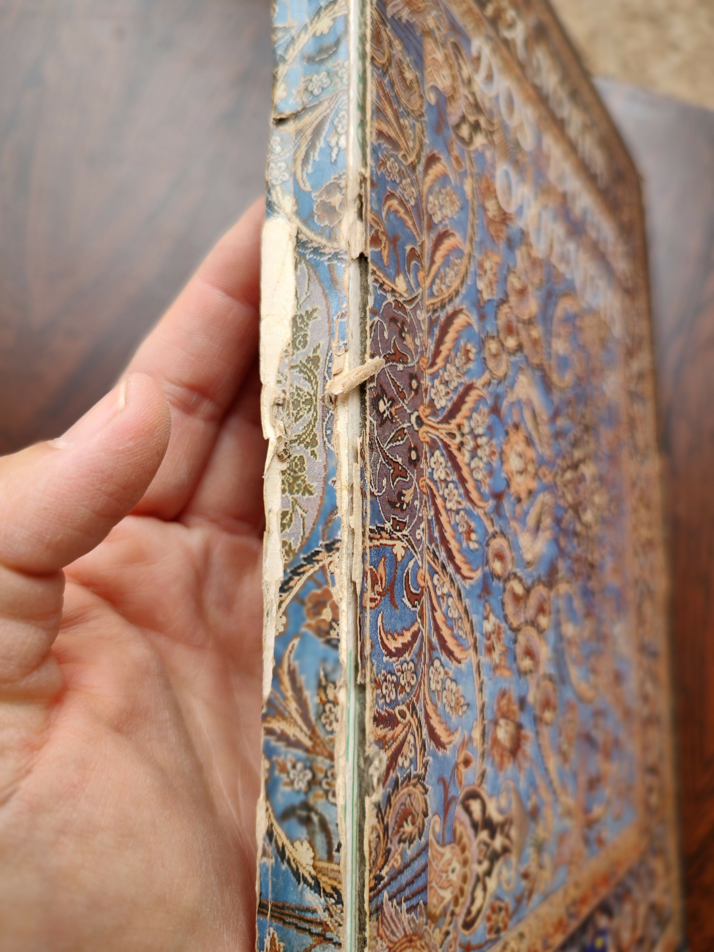 Raro Livro "A Magia dos Tapetes Orientais" de Omar Bin Qaissar El Merjayouni - edição 1988