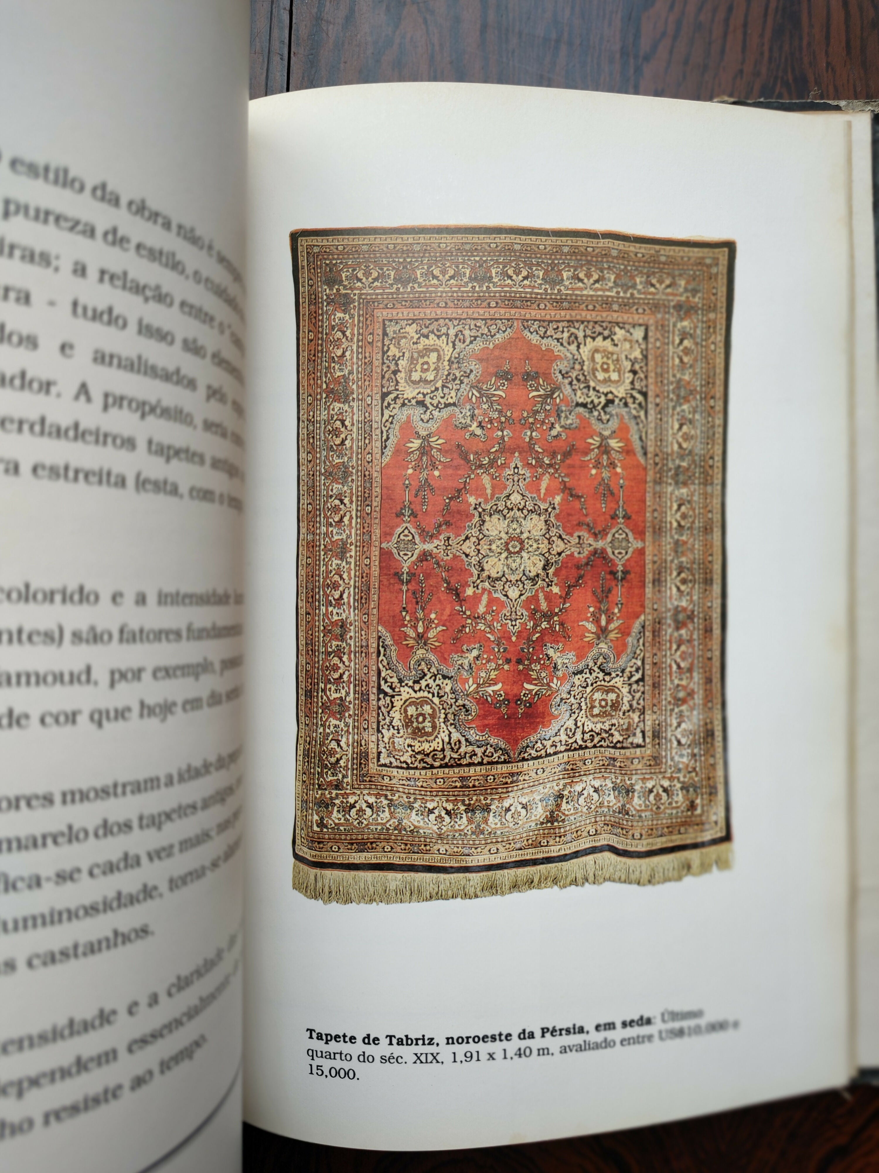 Raro Livro "A Magia dos Tapetes Orientais" de Omar Bin Qaissar El Merjayouni - edição 1988