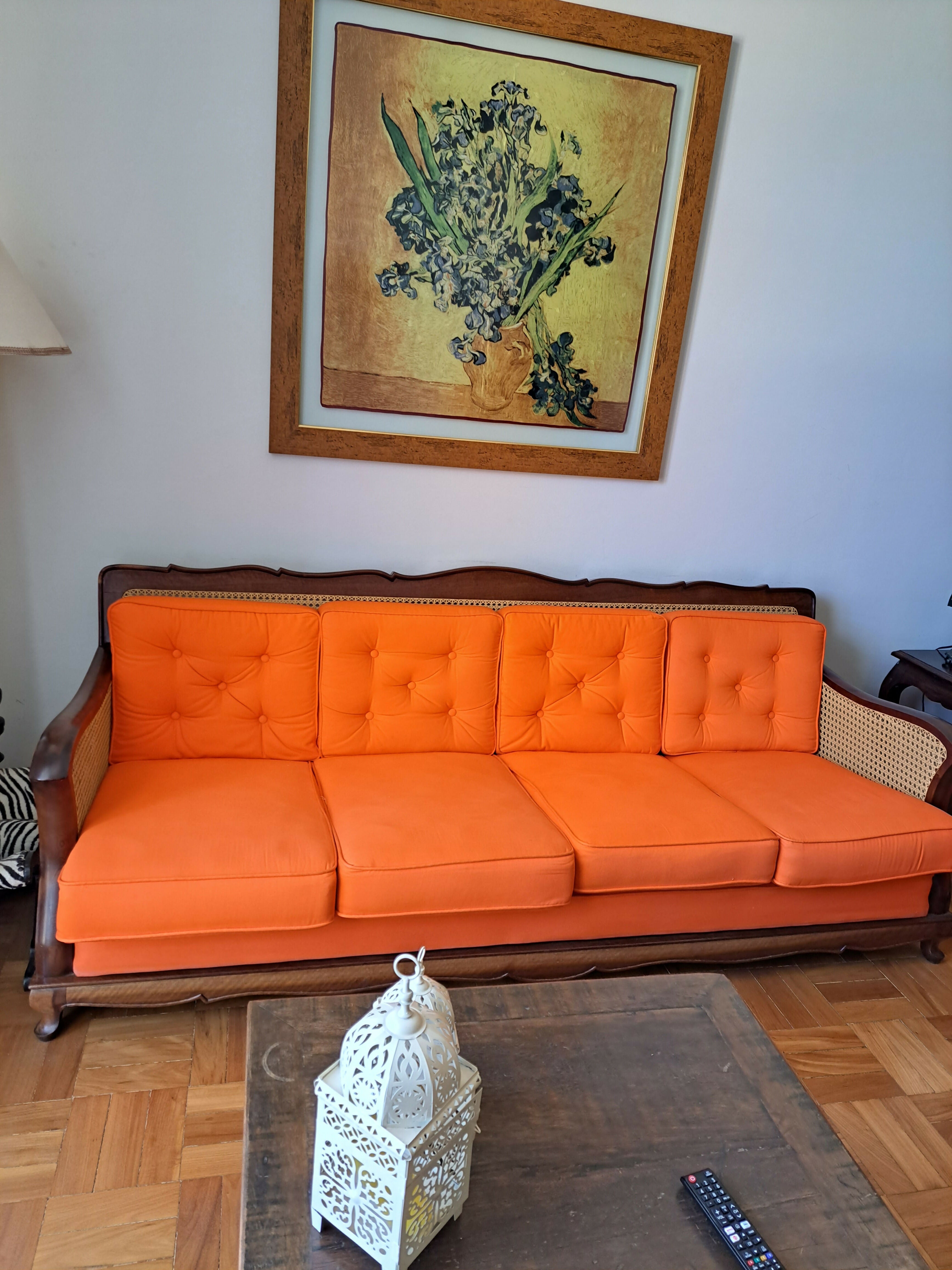 Antigo Conjunto de Sofá e Poltronas em Madeira e Palhinha Indiana