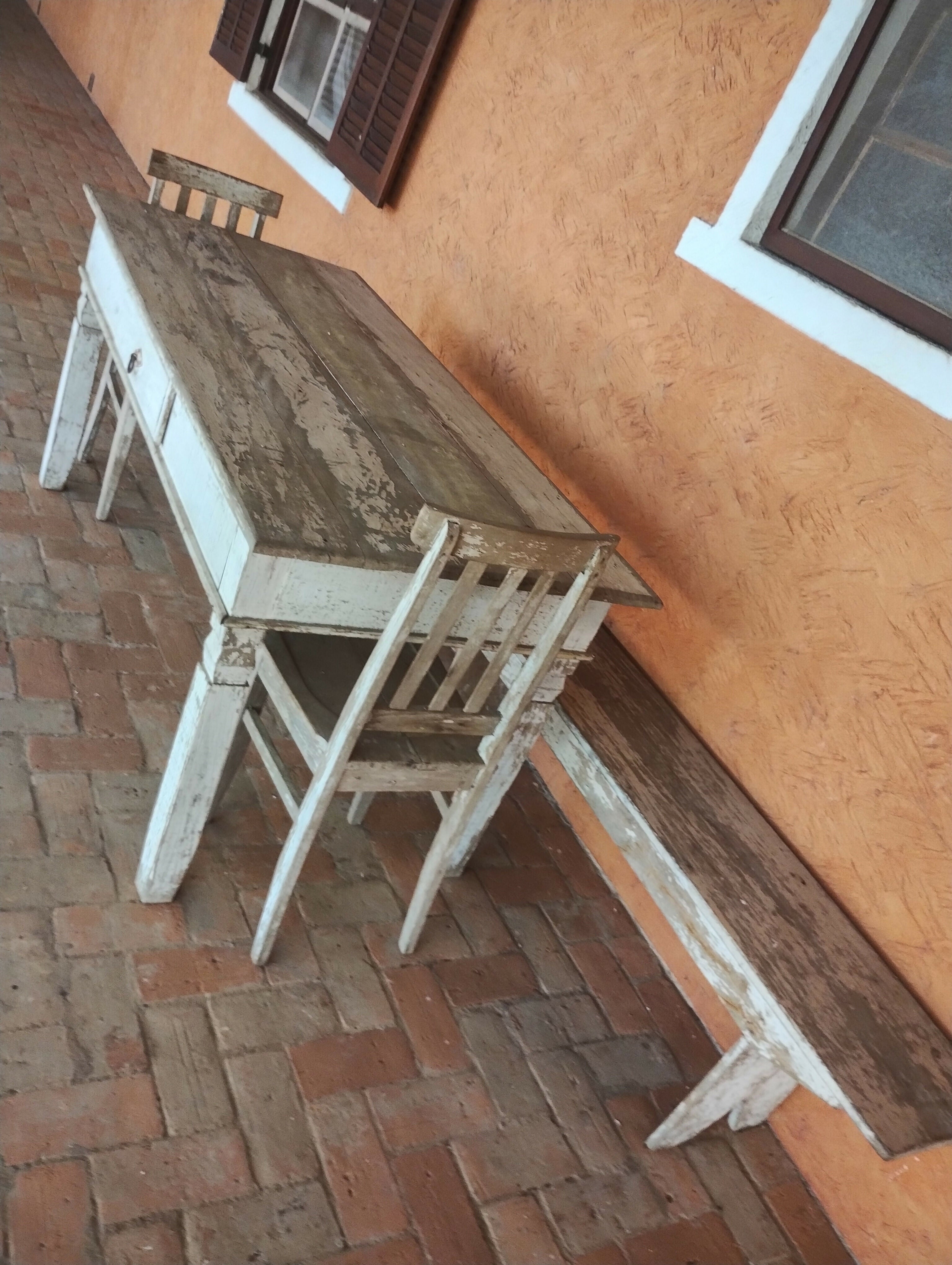 MESA PARA AREA EXTERNA COM DUAS CADEIRAS