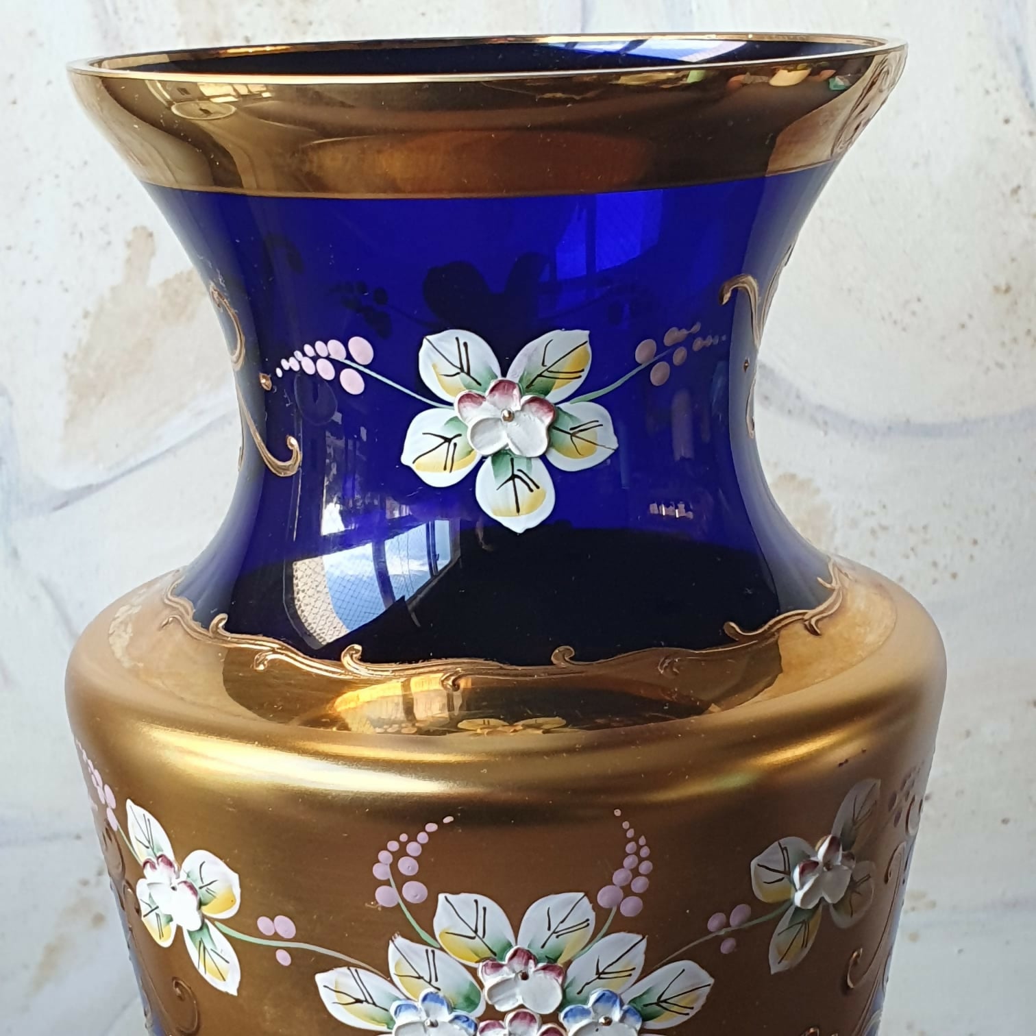 Vaso balaustrado em cristal tcheco azul cobalto com dourações