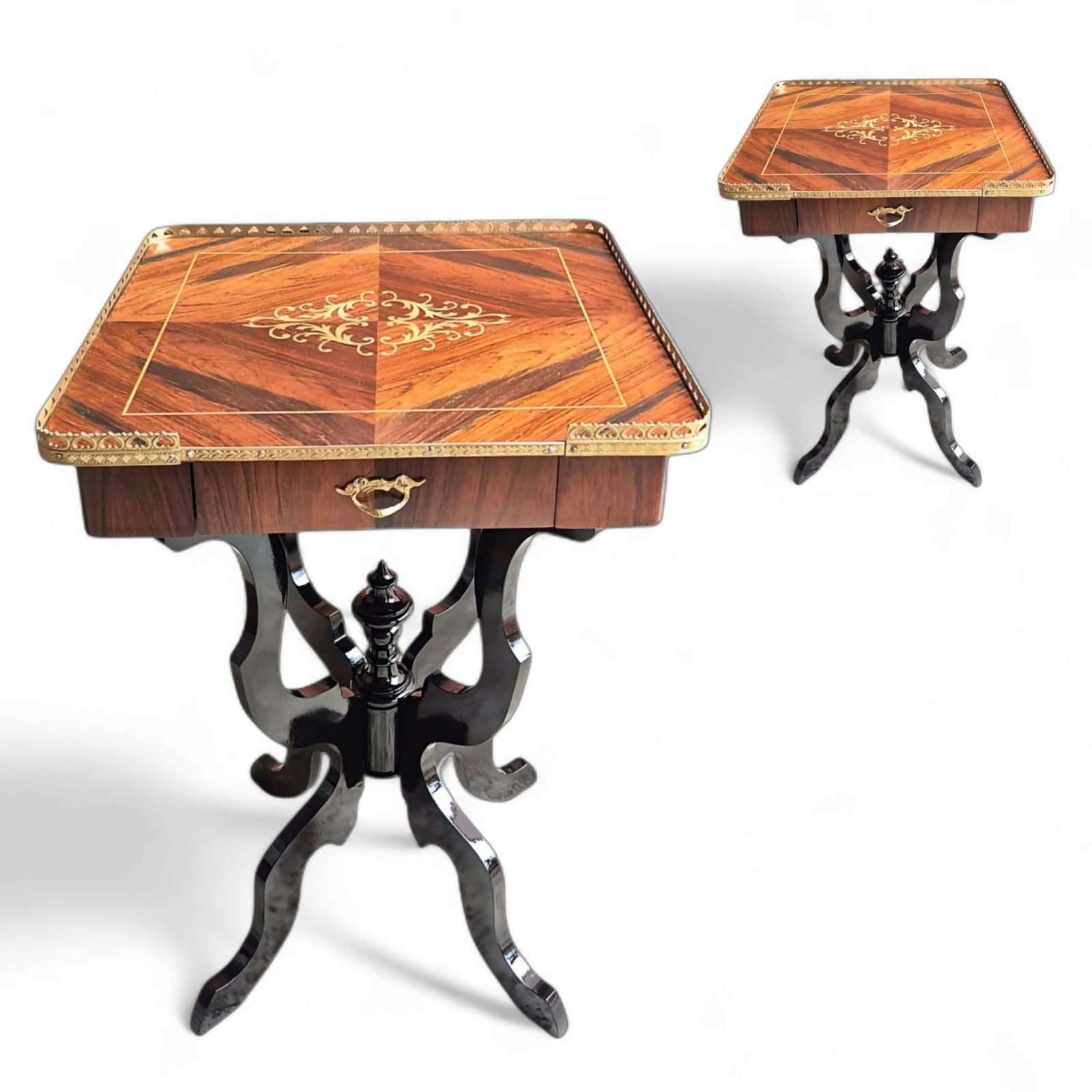 Par de mesa de apoio estilo Vitoriano