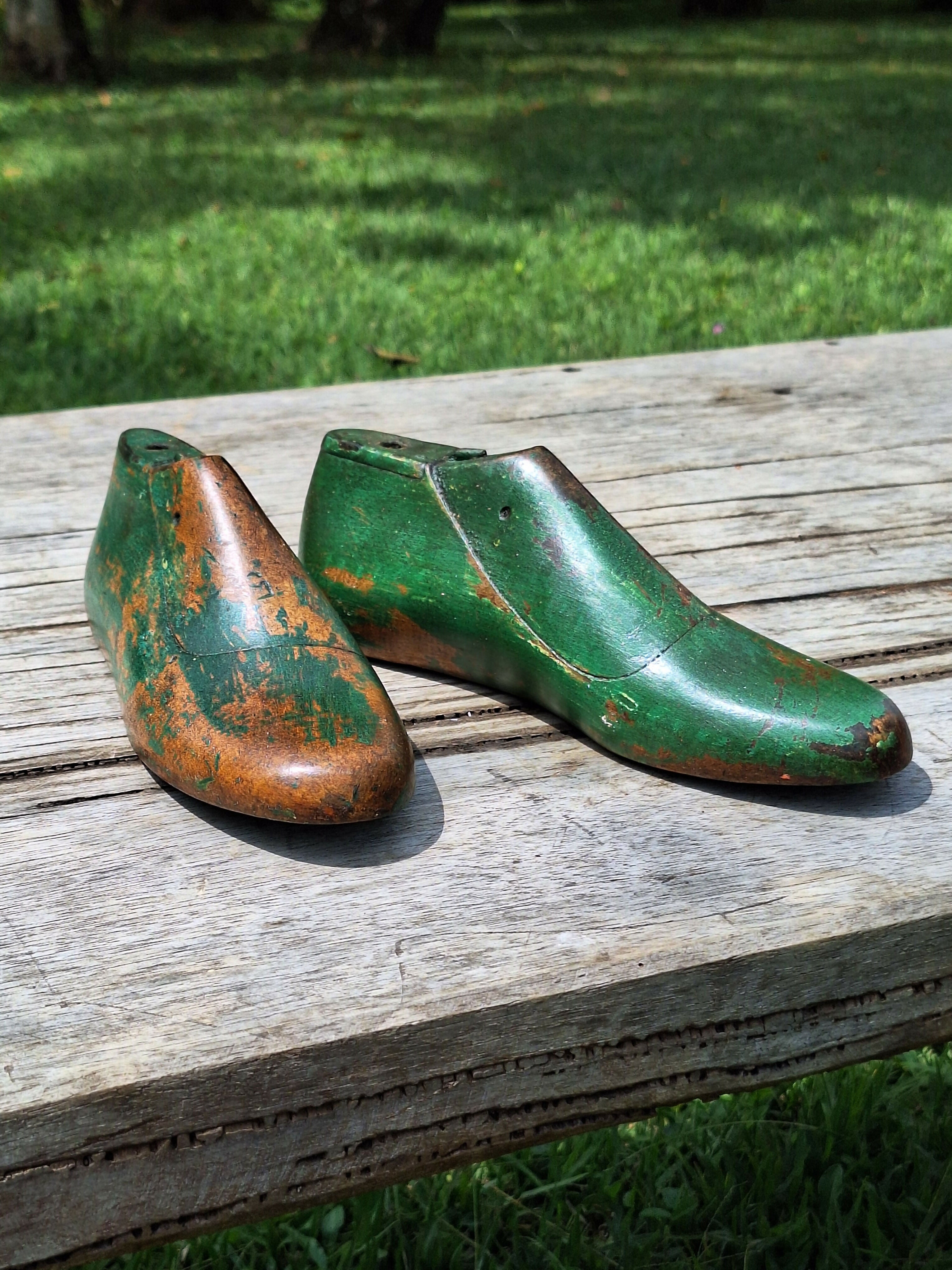 Formas de Sapato Antigas de Madeira com Tinta Gasta (Valor da Unidade)