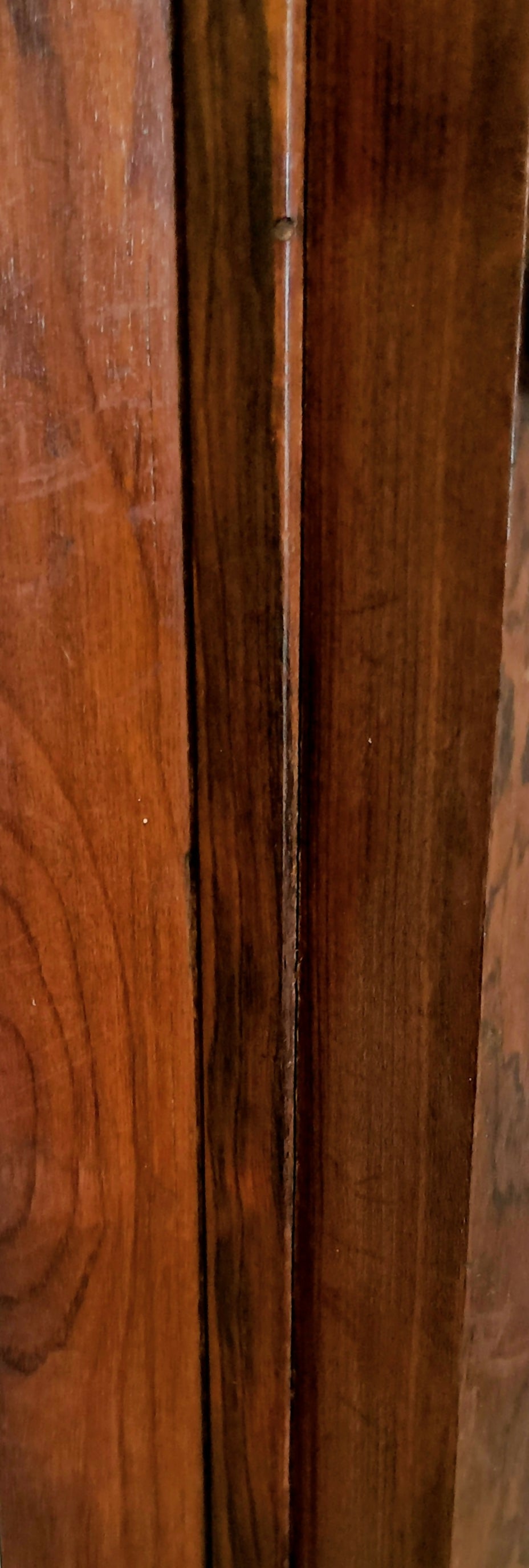 Cabideiro anos 60 em jacarandá - Liceu de Artes e Ofícios