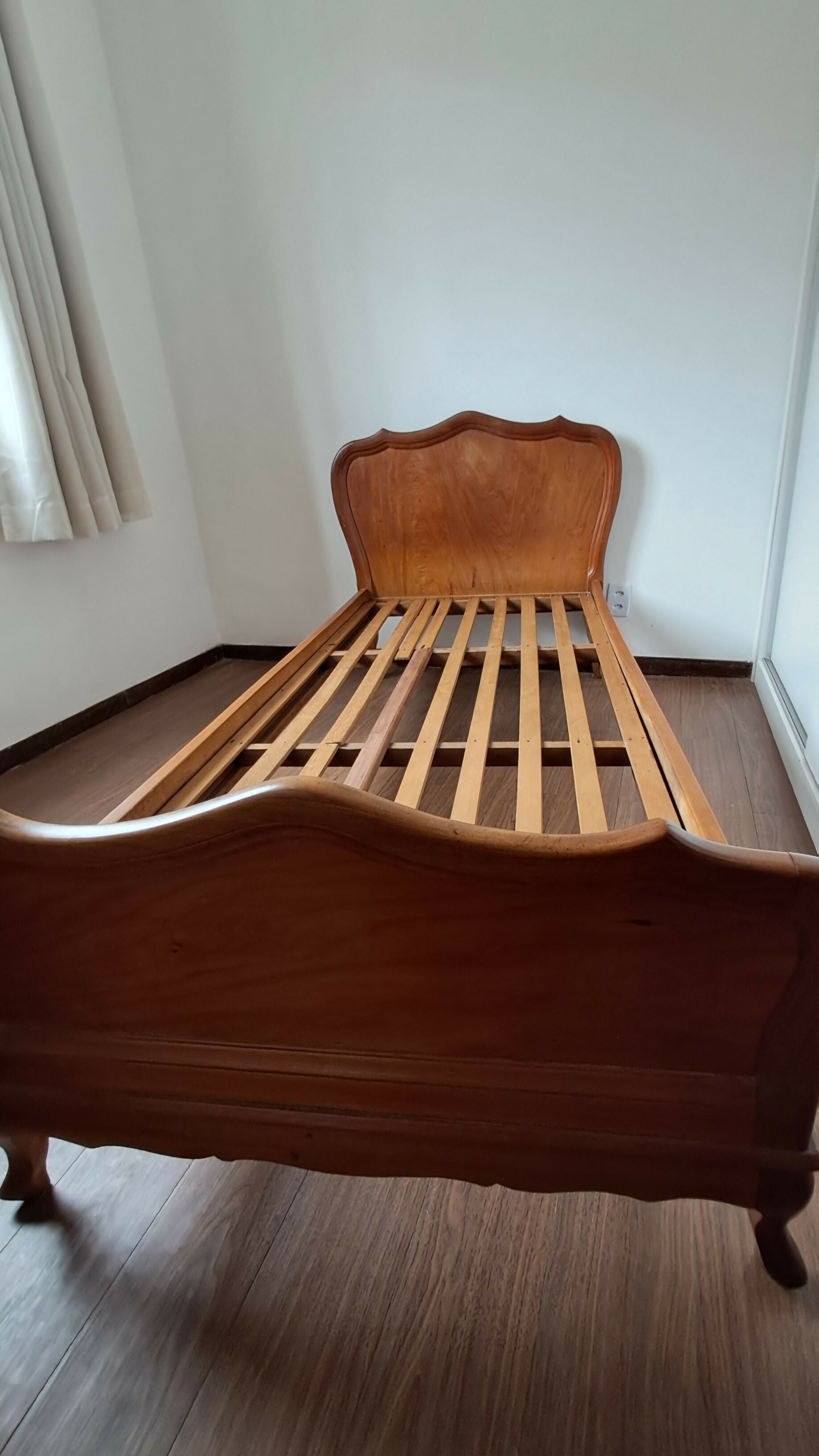 Cama de solteiro Provençal