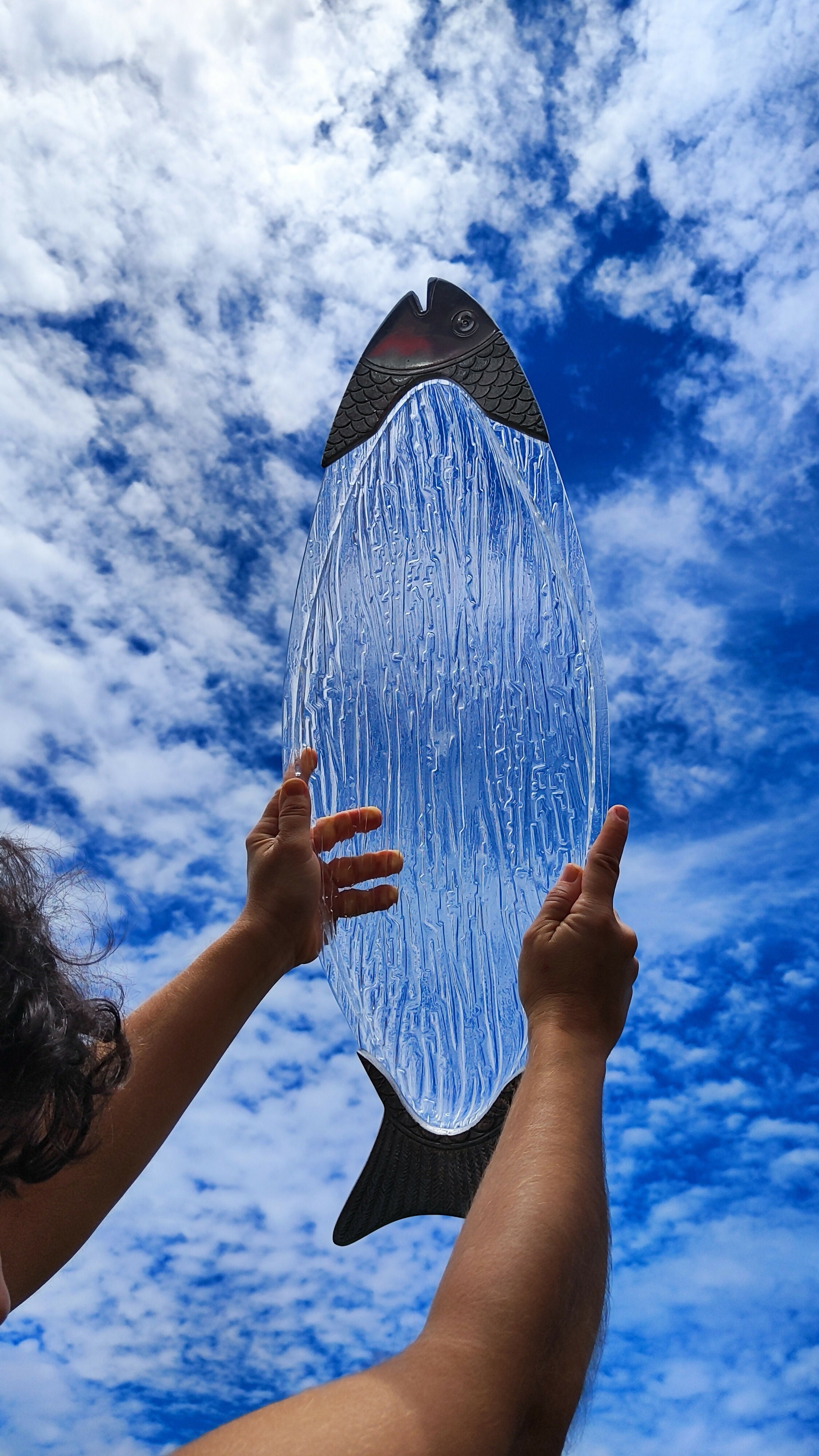 Antigas bandejas em acrílico com pegador em alumínio