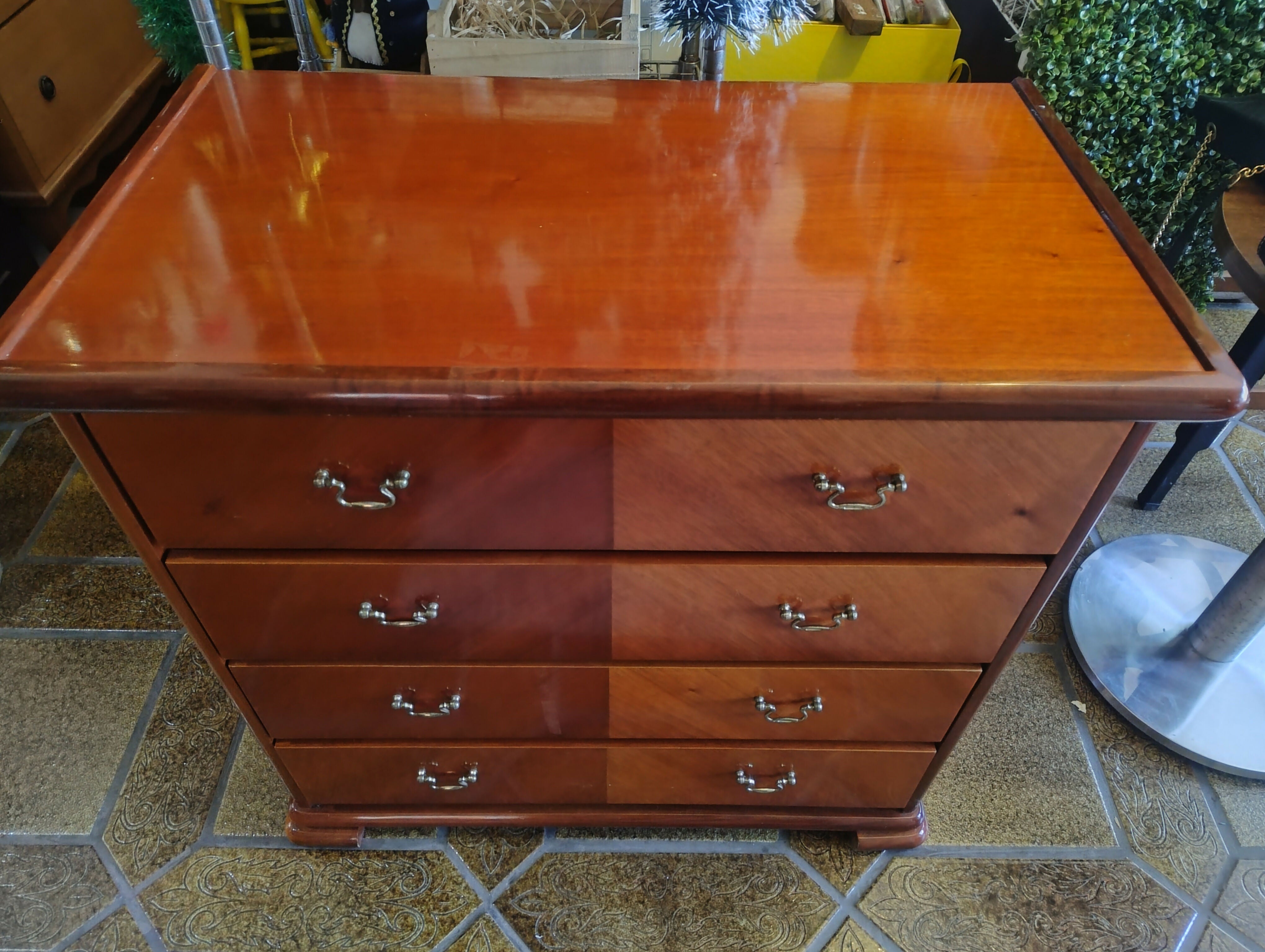 Cômoda em Madeira Década de 80