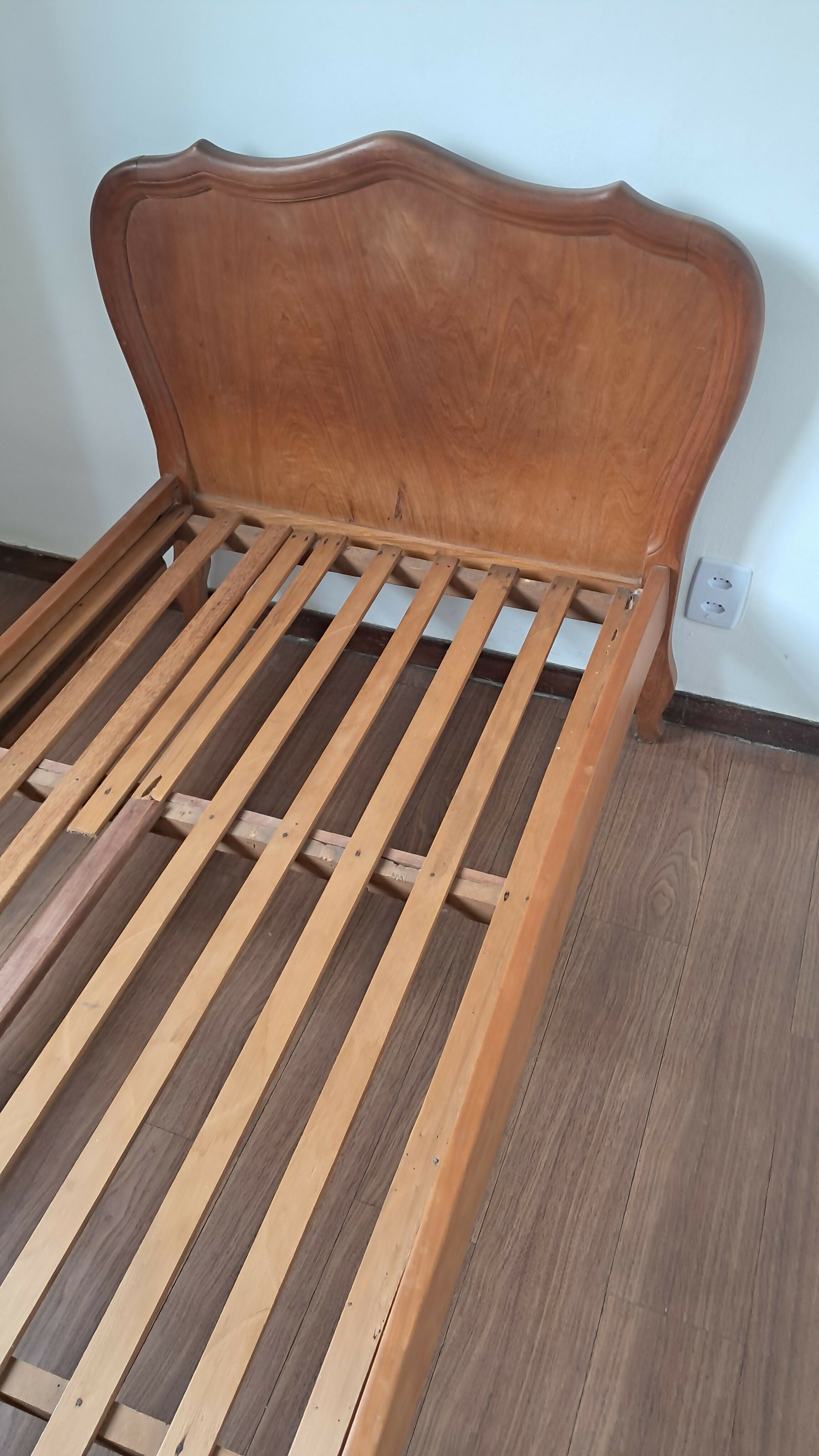 Cama de solteiro Provençal
