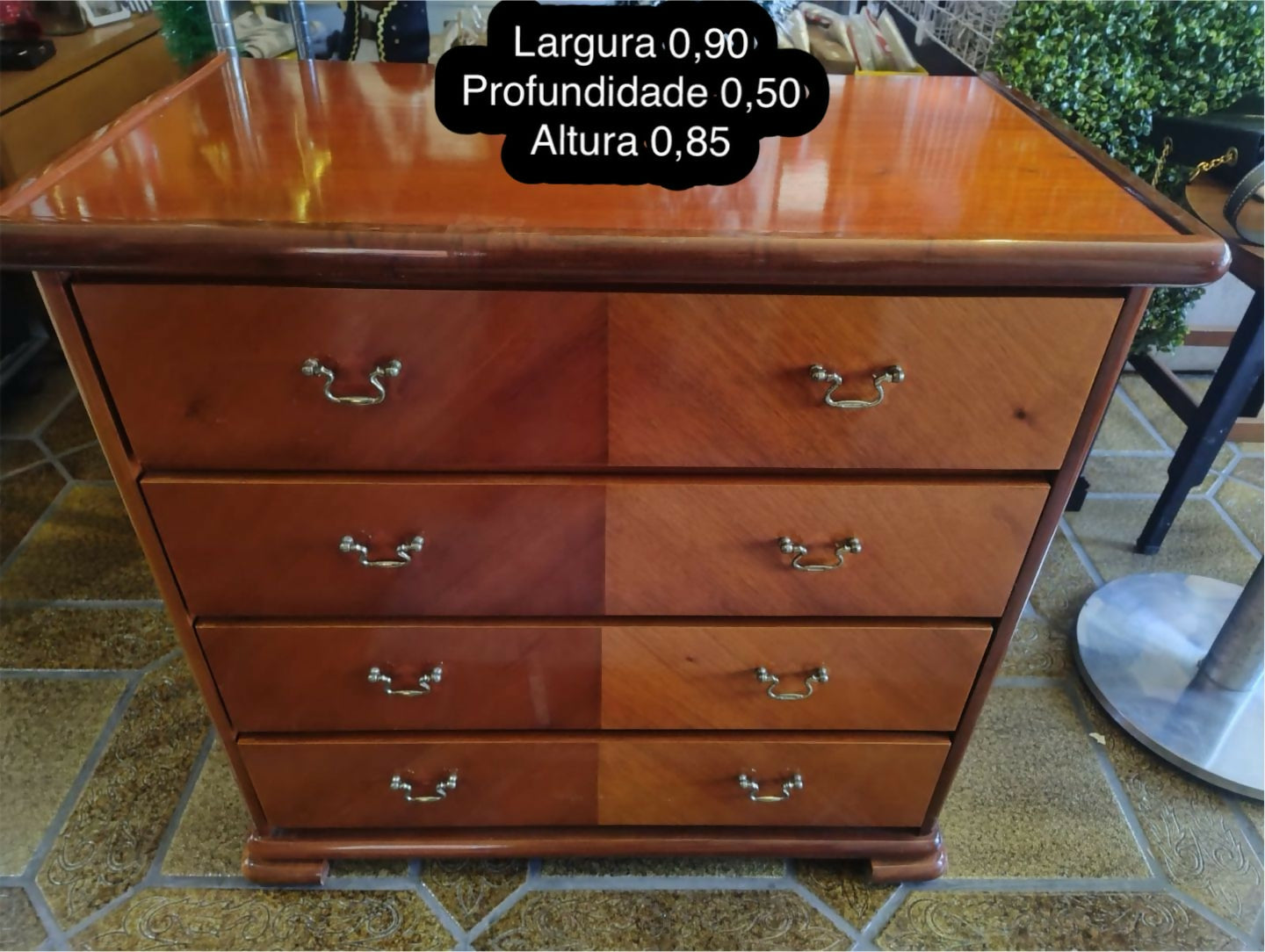 Cômoda em Madeira Década de 80