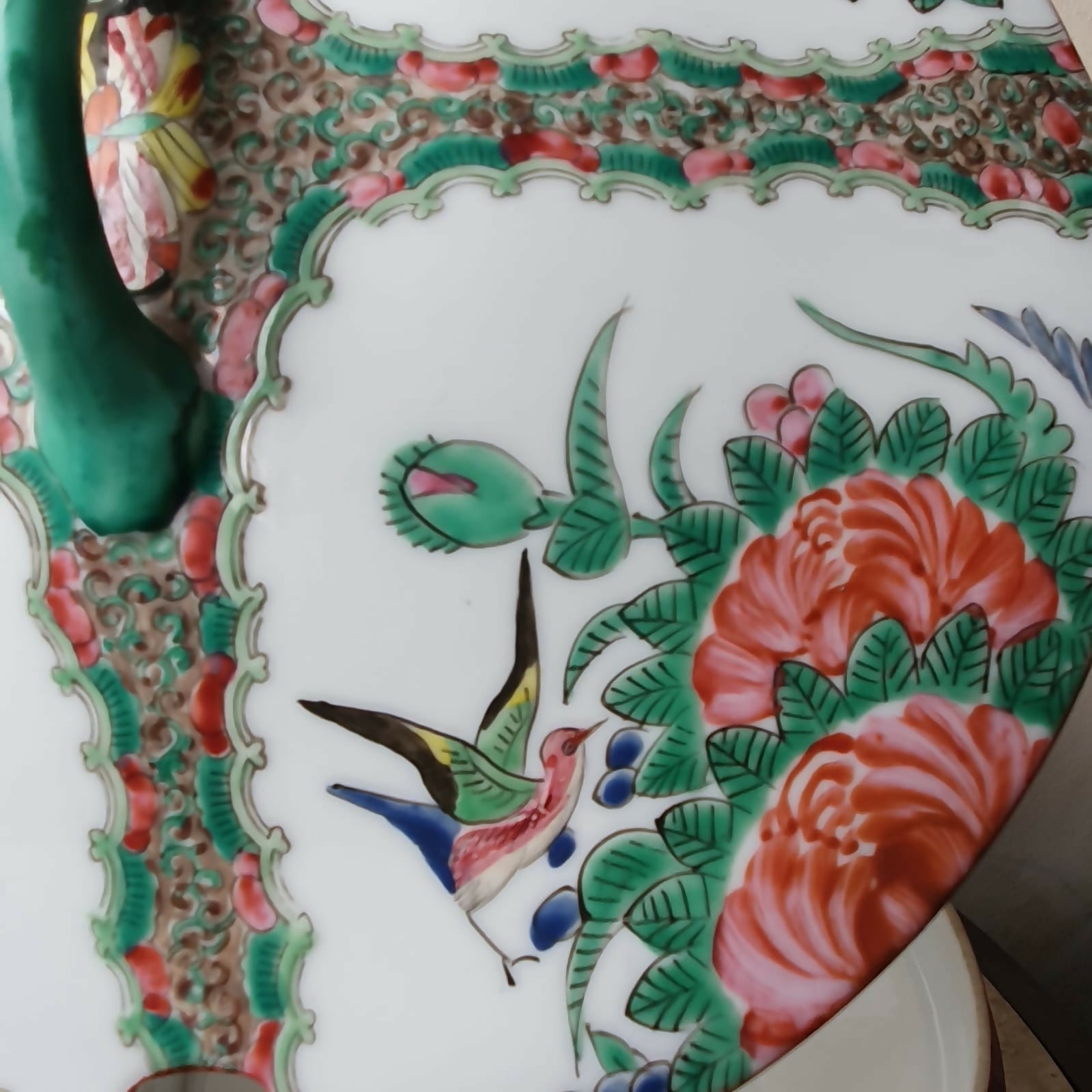 Sopeira pintada à mão em porcelana chinesa Família Rosa. Impecável!