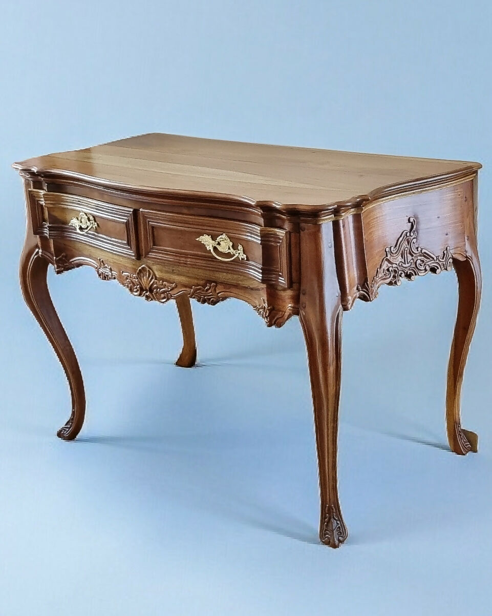 Mesa estilo D. José em madeira nobre c / 2 gavetas.