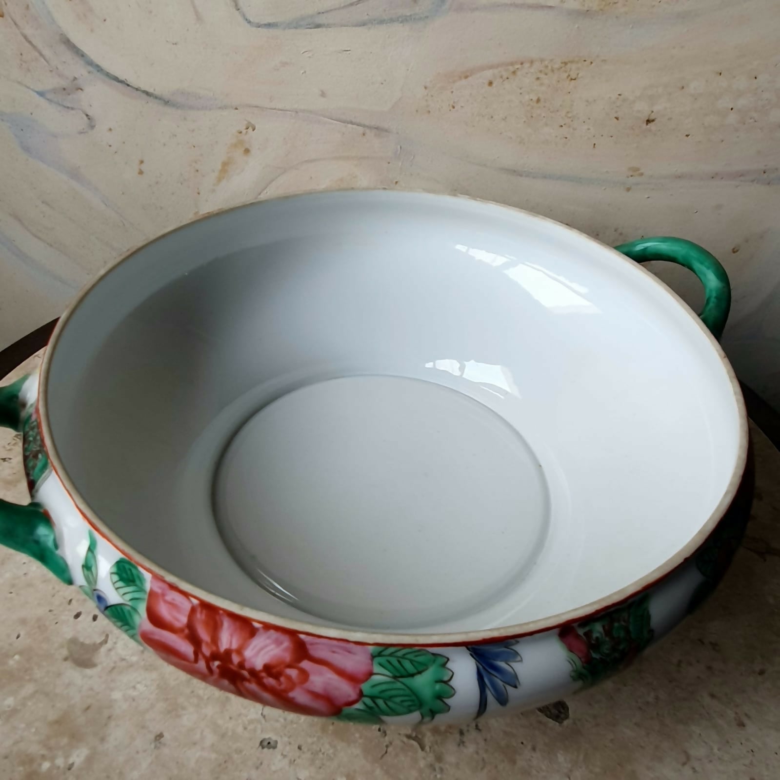Sopeira pintada à mão em porcelana chinesa Família Rosa. Impecável!