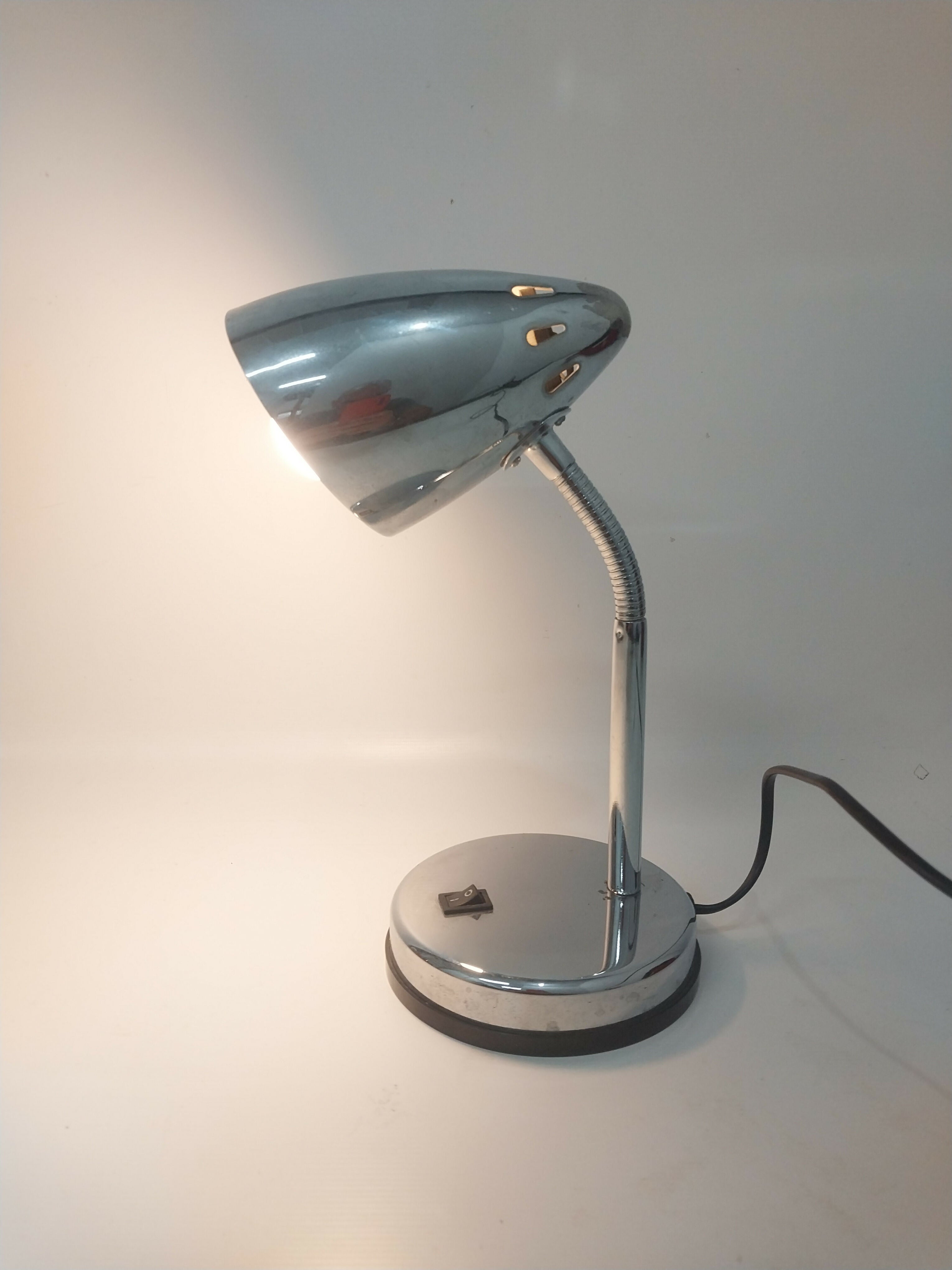 Luminária de Mesa Cromada