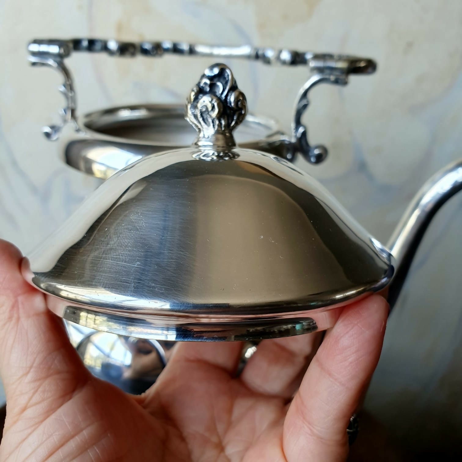 Samovar inglês antigo em metal espessurado a prata.