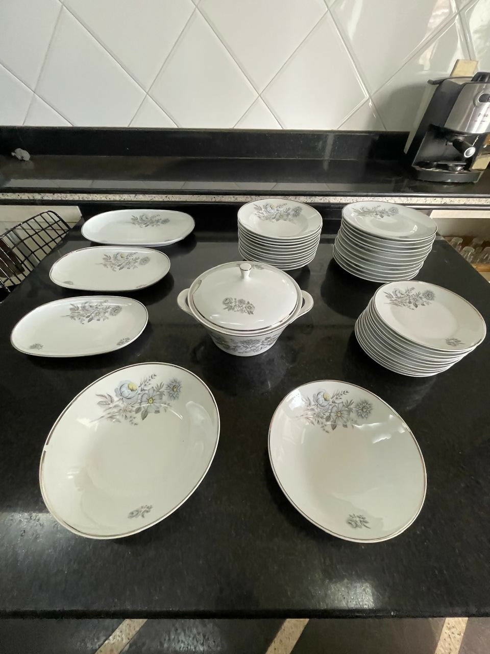 Lindissimo Aparelho de Jantar Real Porcelanas
