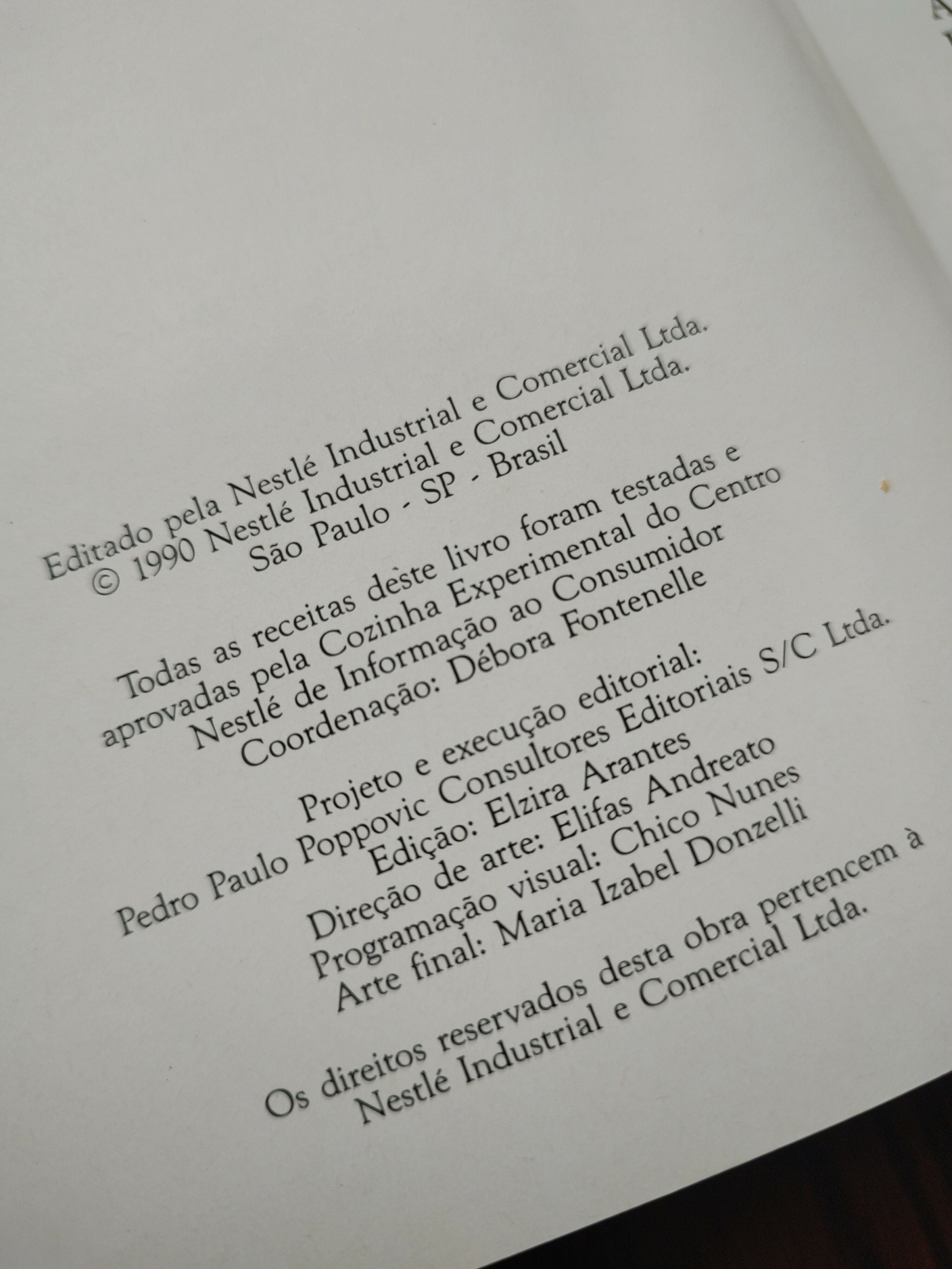 Livro "Doce Natal - um século de maravilhas com leite moça" - edição 1990