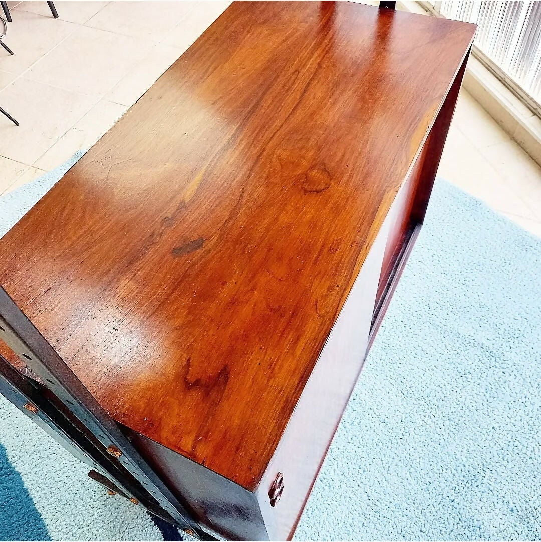 ESTANTE EM JACARANDÁ E FERRO ANOS 60