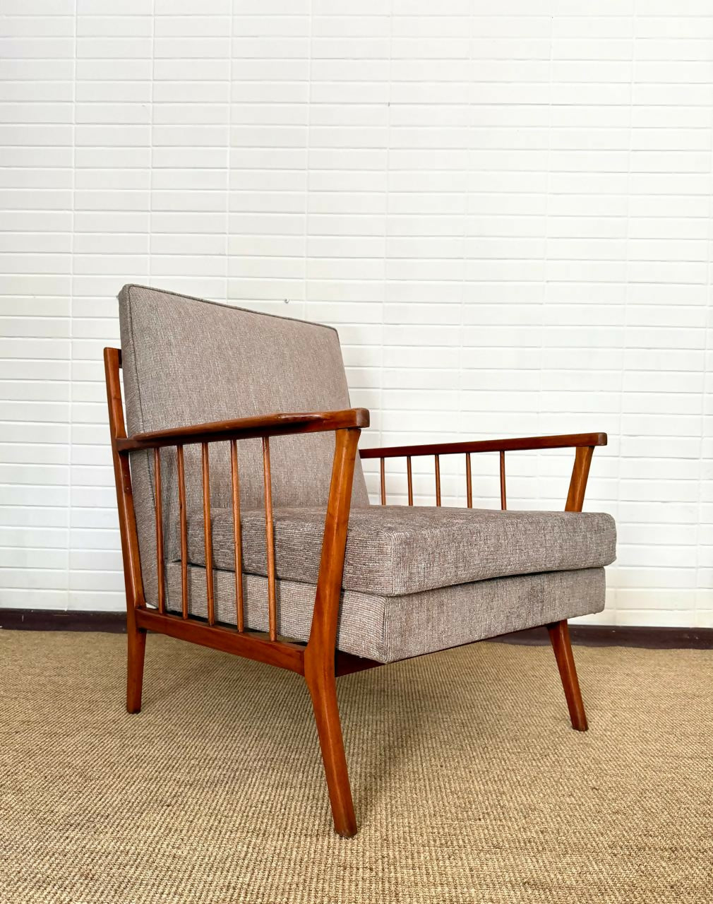 Poltrona Rino Levi anos 60 restaurada