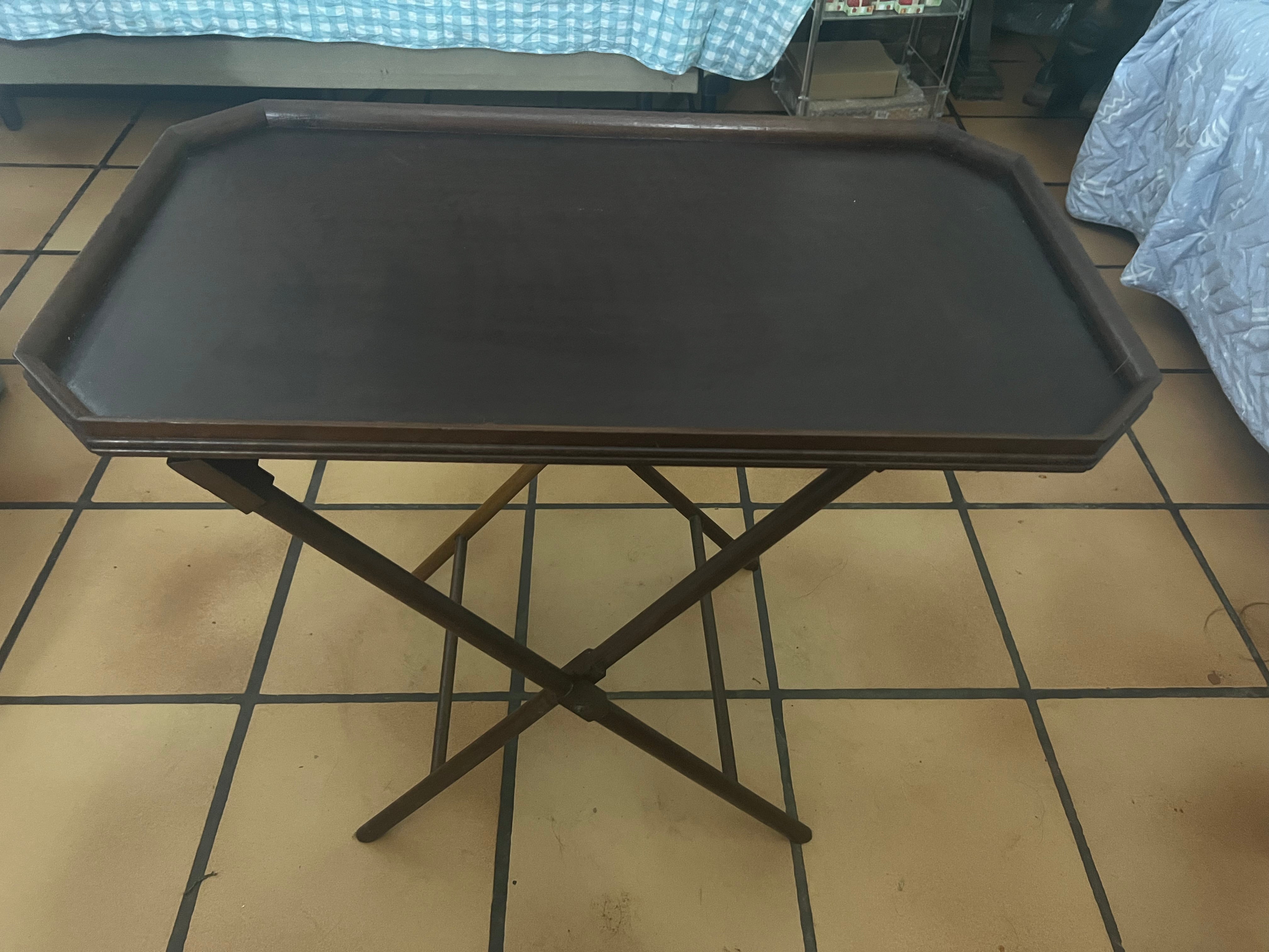 Mesa de Apoio/Bandeja Retangular Dobrável Vintage em Madeira – Estilo Inglês