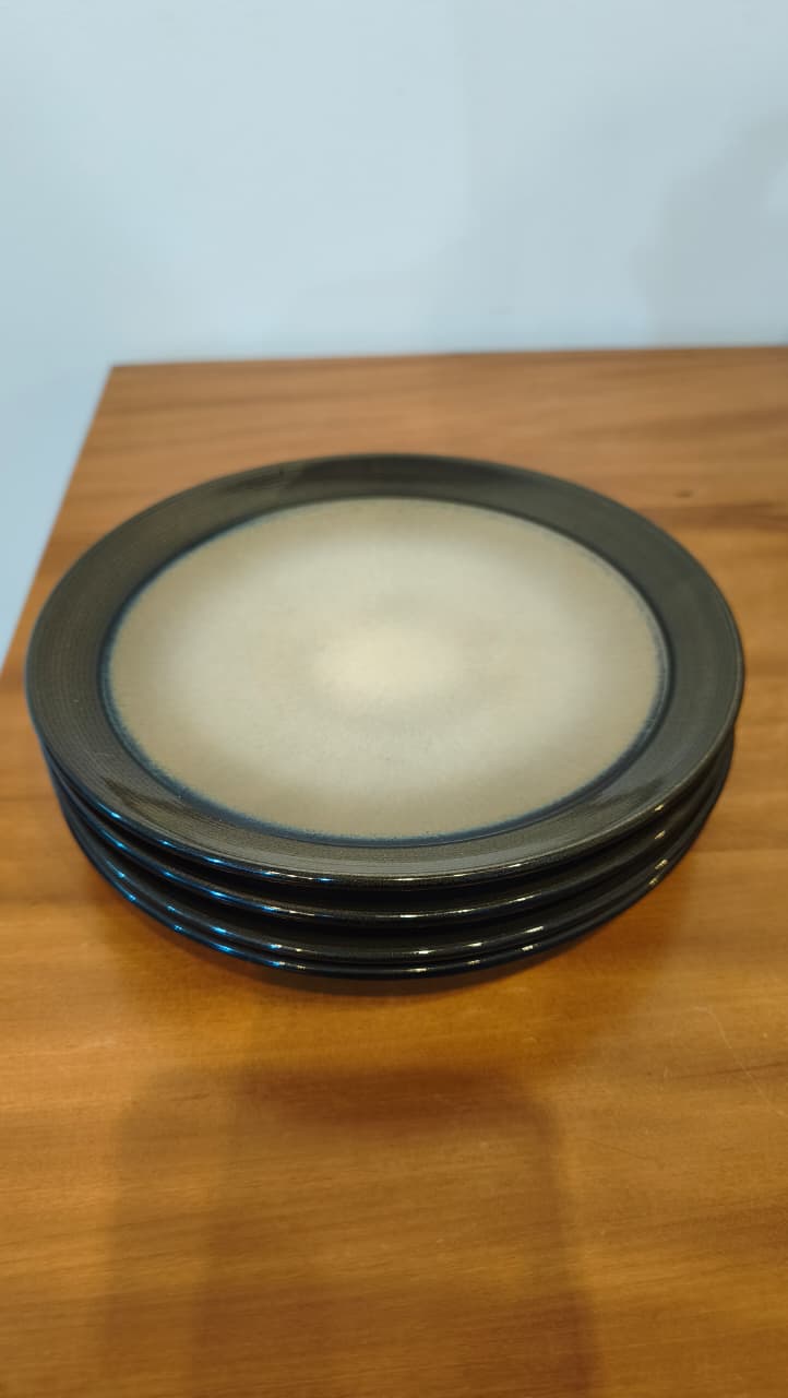 Conjunto de 4 Pratos em Cerâmica Esmaltada – Tons Terrosos