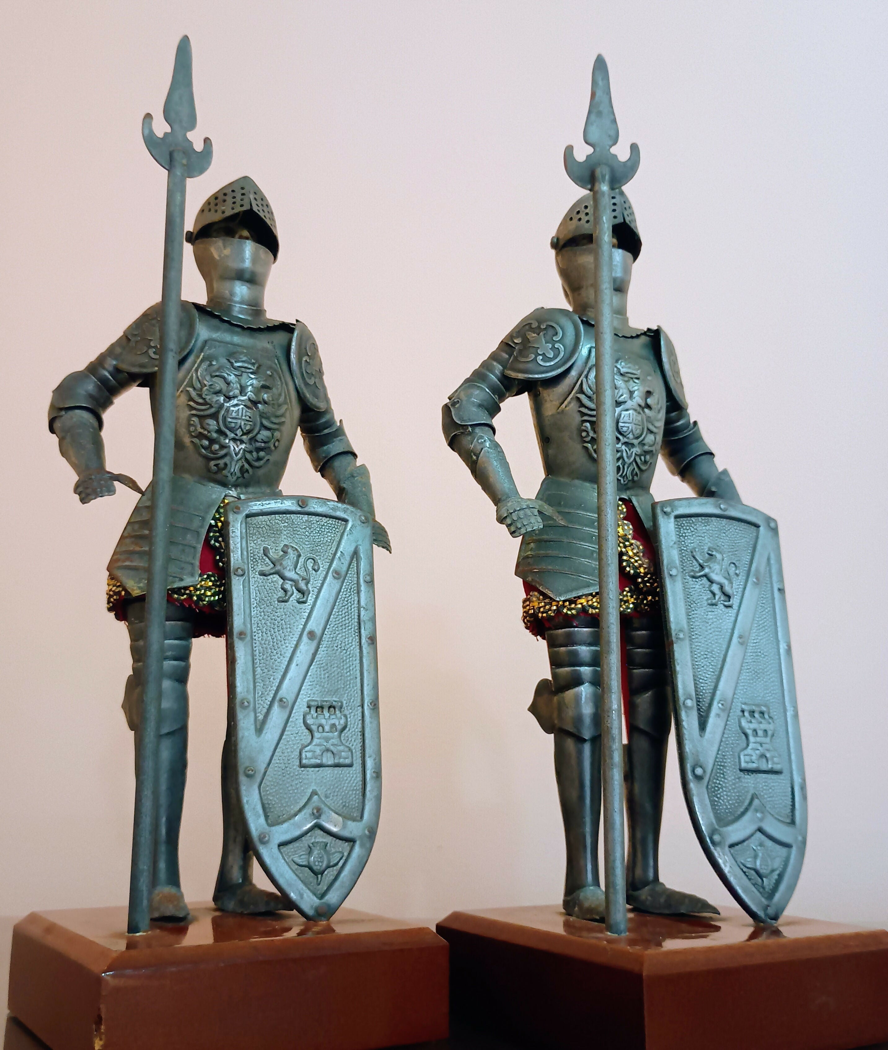 Par de cavaleiros medievais articulado dec. 40/50