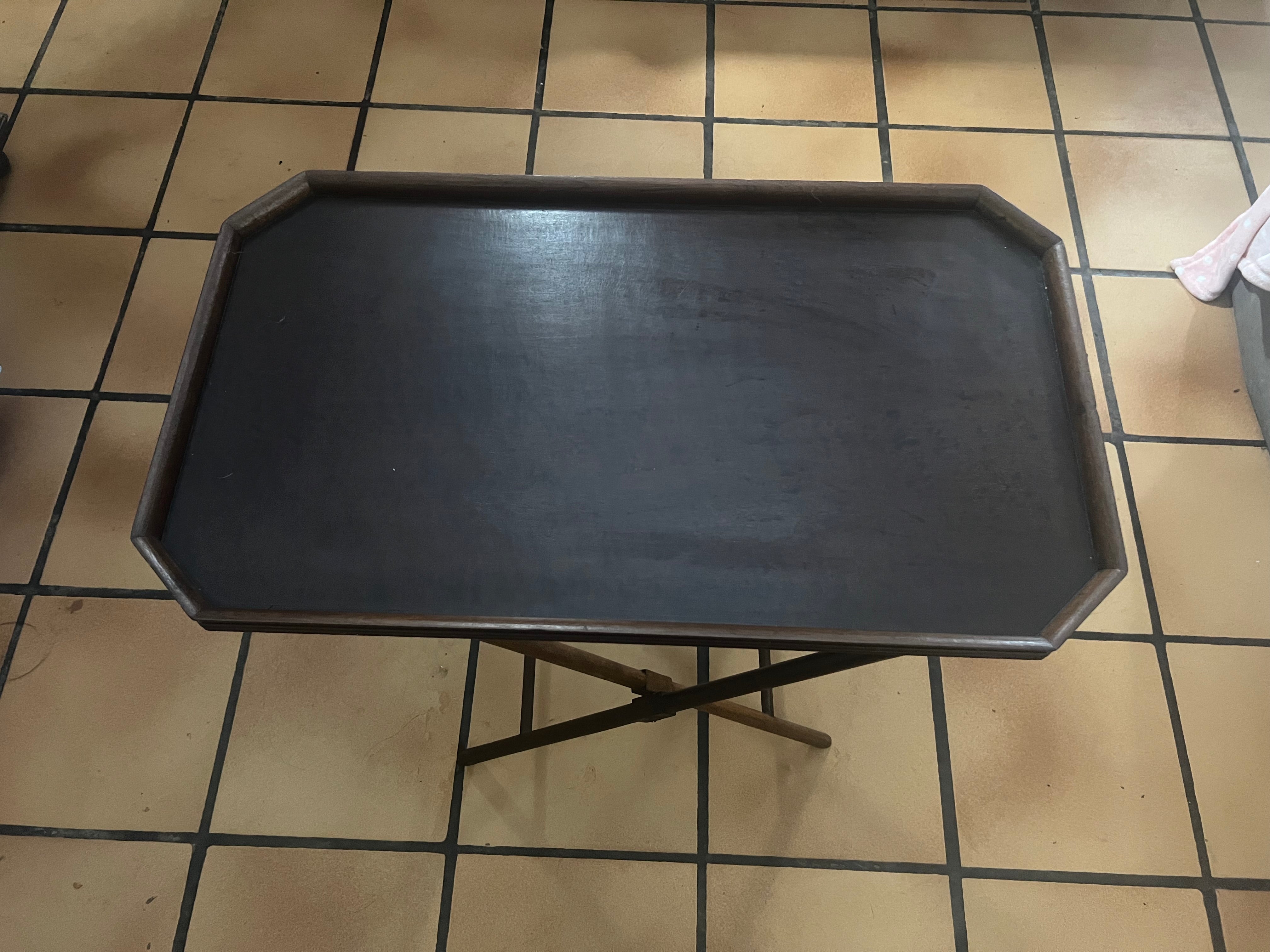 Mesa de Apoio/Bandeja Retangular Dobrável Vintage em Madeira – Estilo Inglês