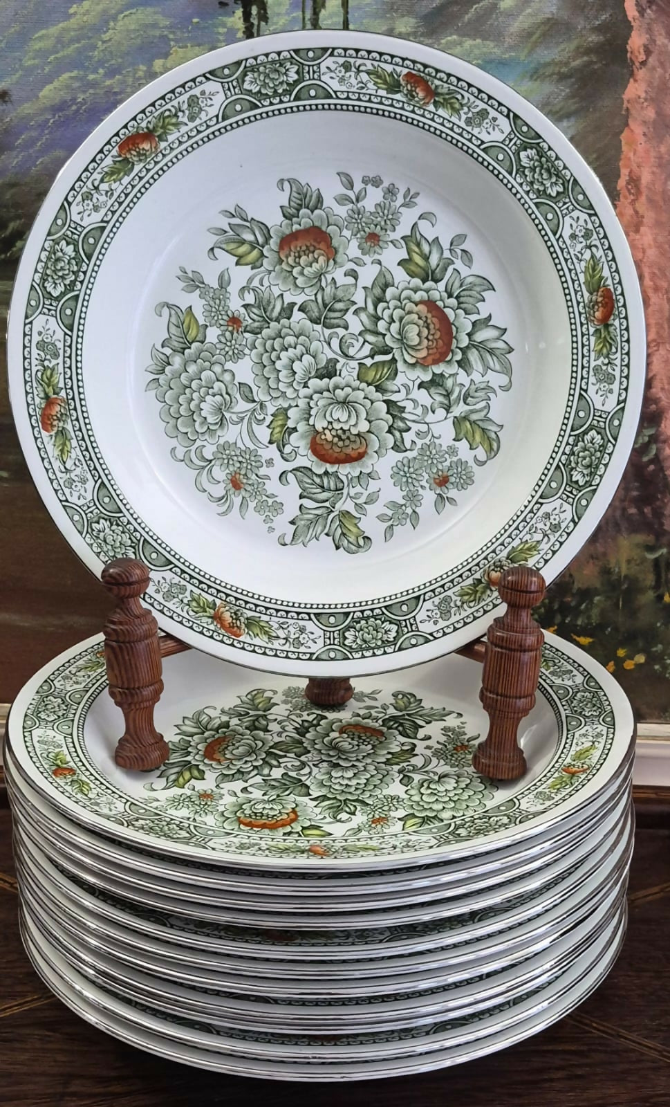 Maravilhoso conjunto de pratos em ironstone inglês Ridgway, modelo Canterbury 4269, com selo Drohaoser, anos 60.