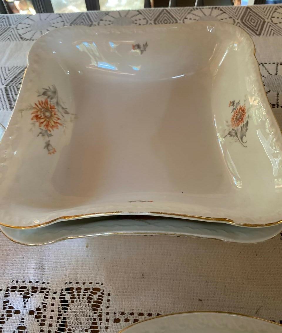 Jogo de chá e jantar em porcelana clássica Tcheca (130 peças)