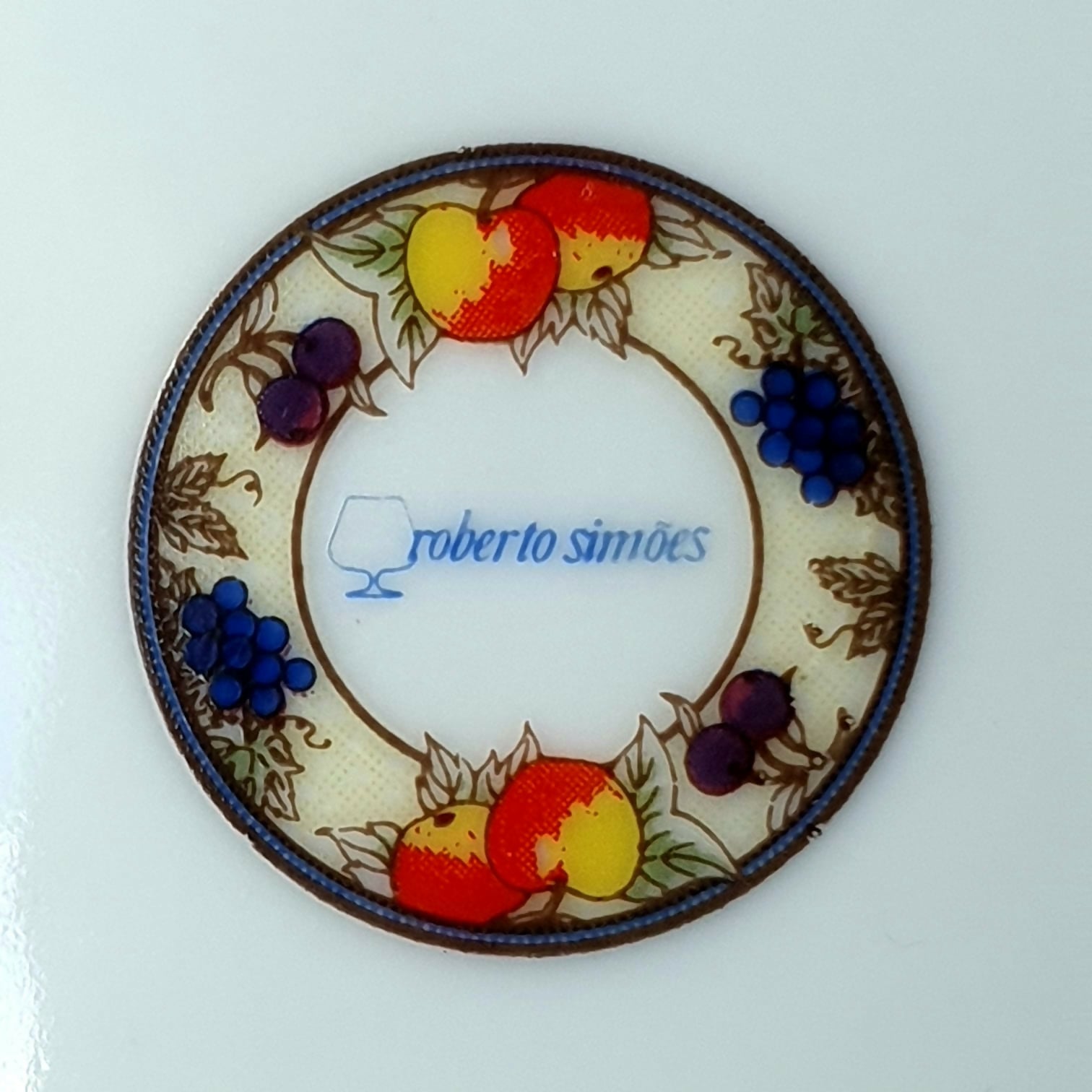 Conjunto de 14 pratos em porcelana nacional Roberto Simões. Lindo e em perfeito estado!