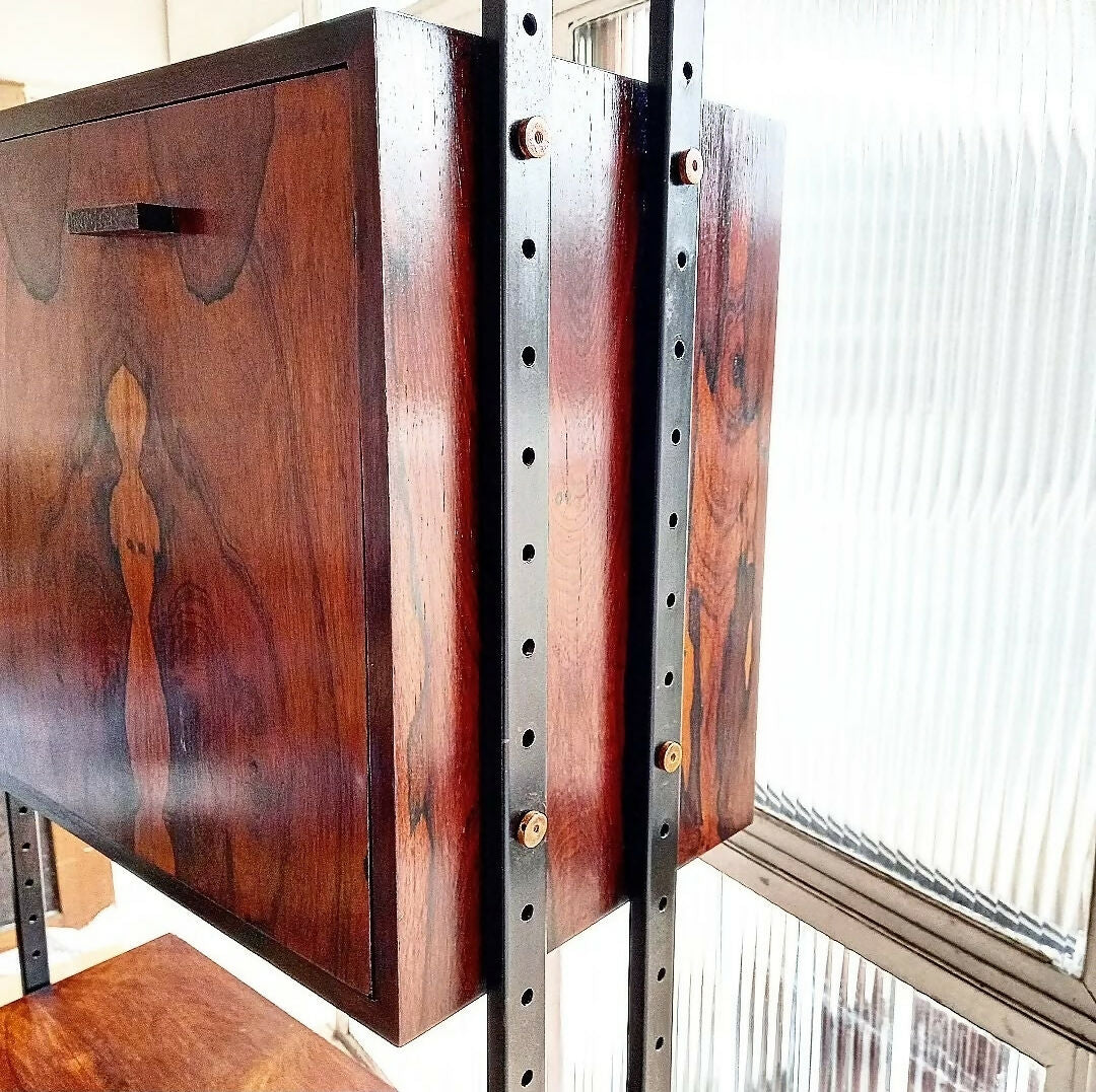 ESTANTE EM JACARANDÁ E FERRO ANOS 60