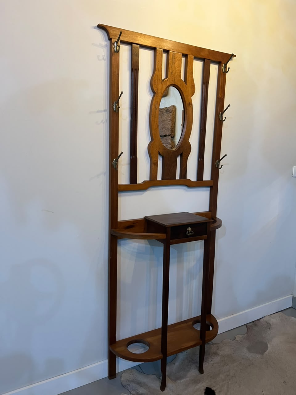 Chapeleira Antiga em Madeira com Espelho, Cabideiro e Porta-Bengalas – 1,87 m × 74 cm