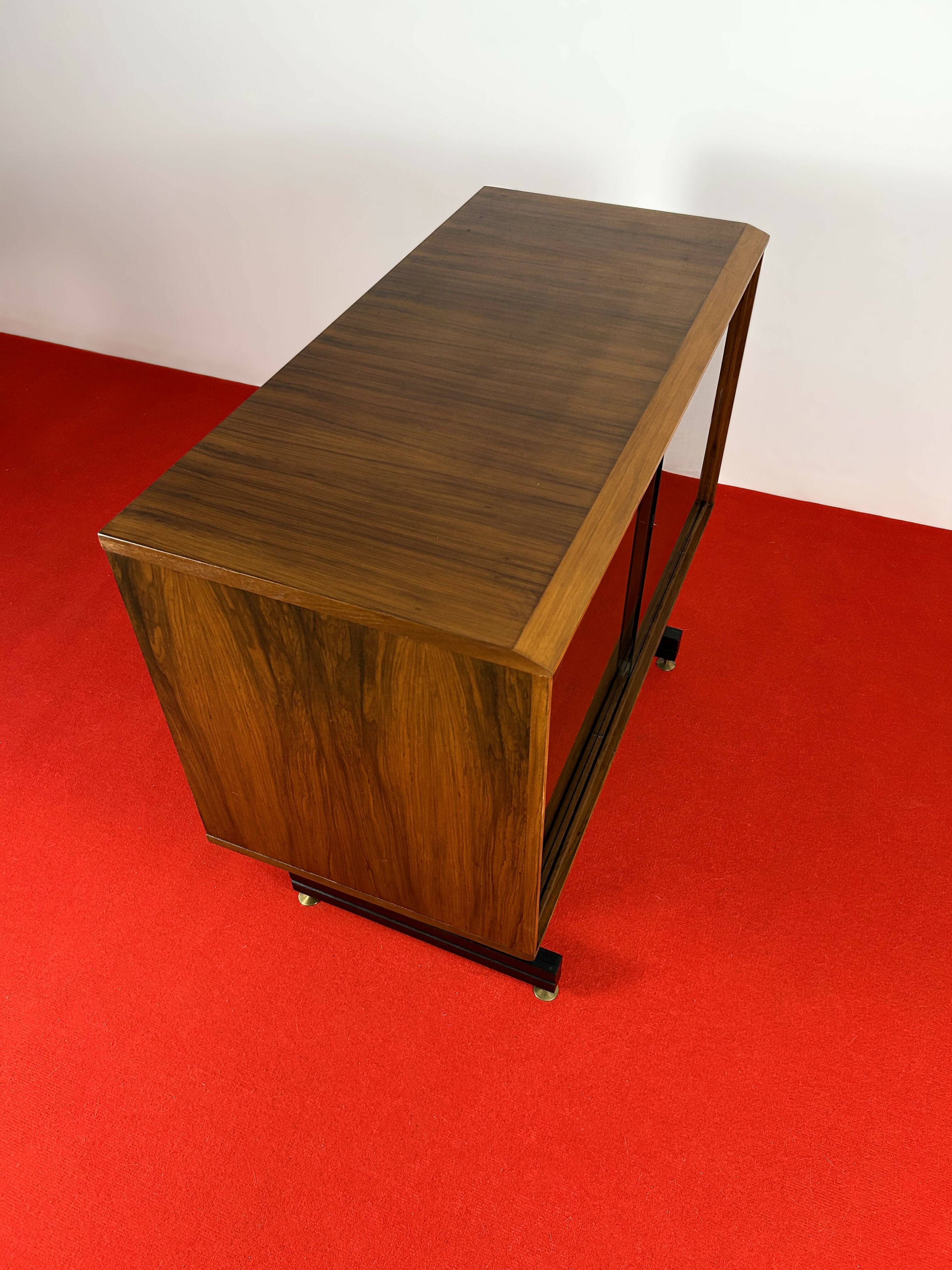 Raro Bar Cimo 60’s em Caviúna e Latão