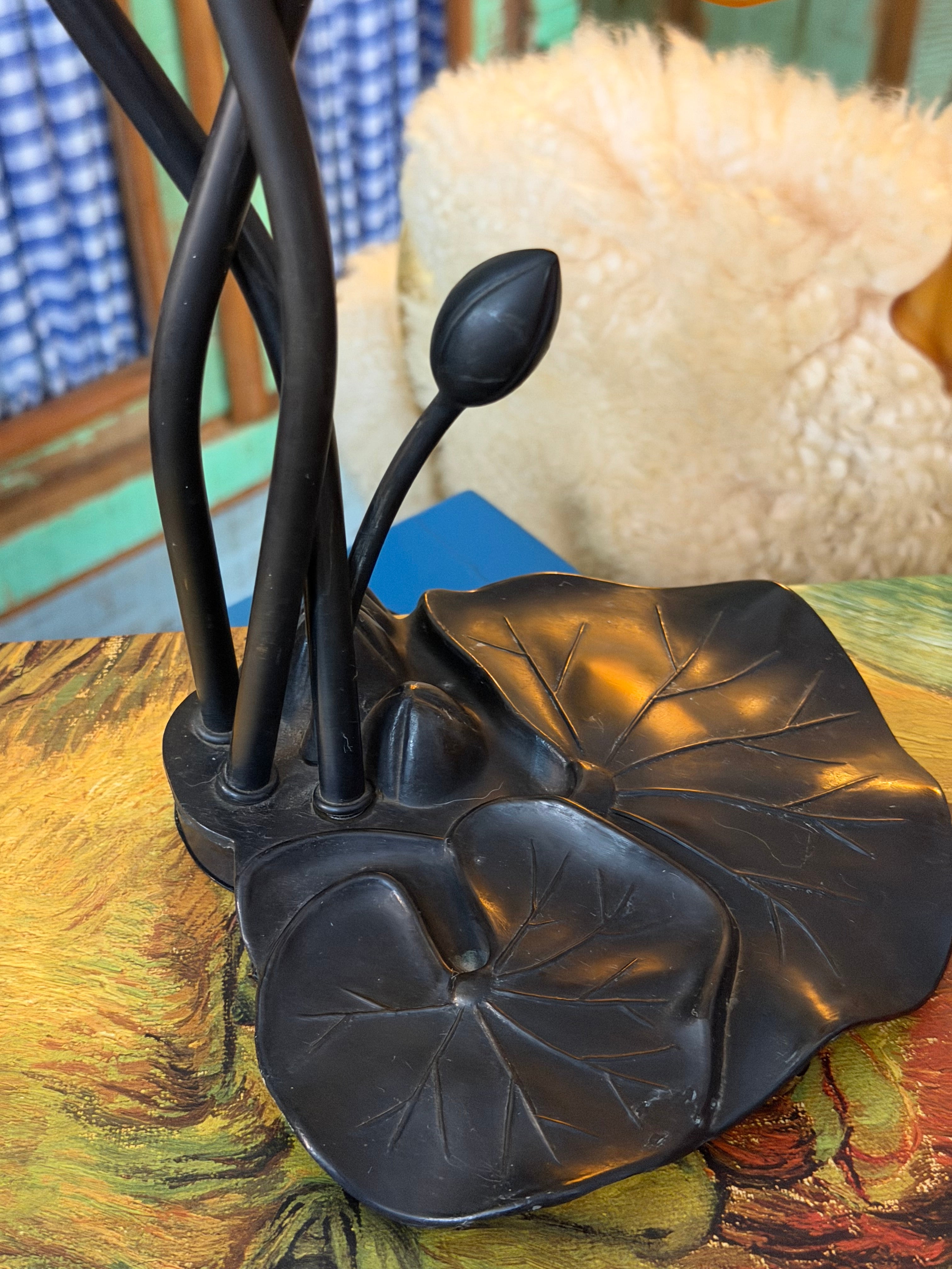 Maravilhosa e espetacular luminária de mesa de três luzes no estilo Art Nouveau vintage