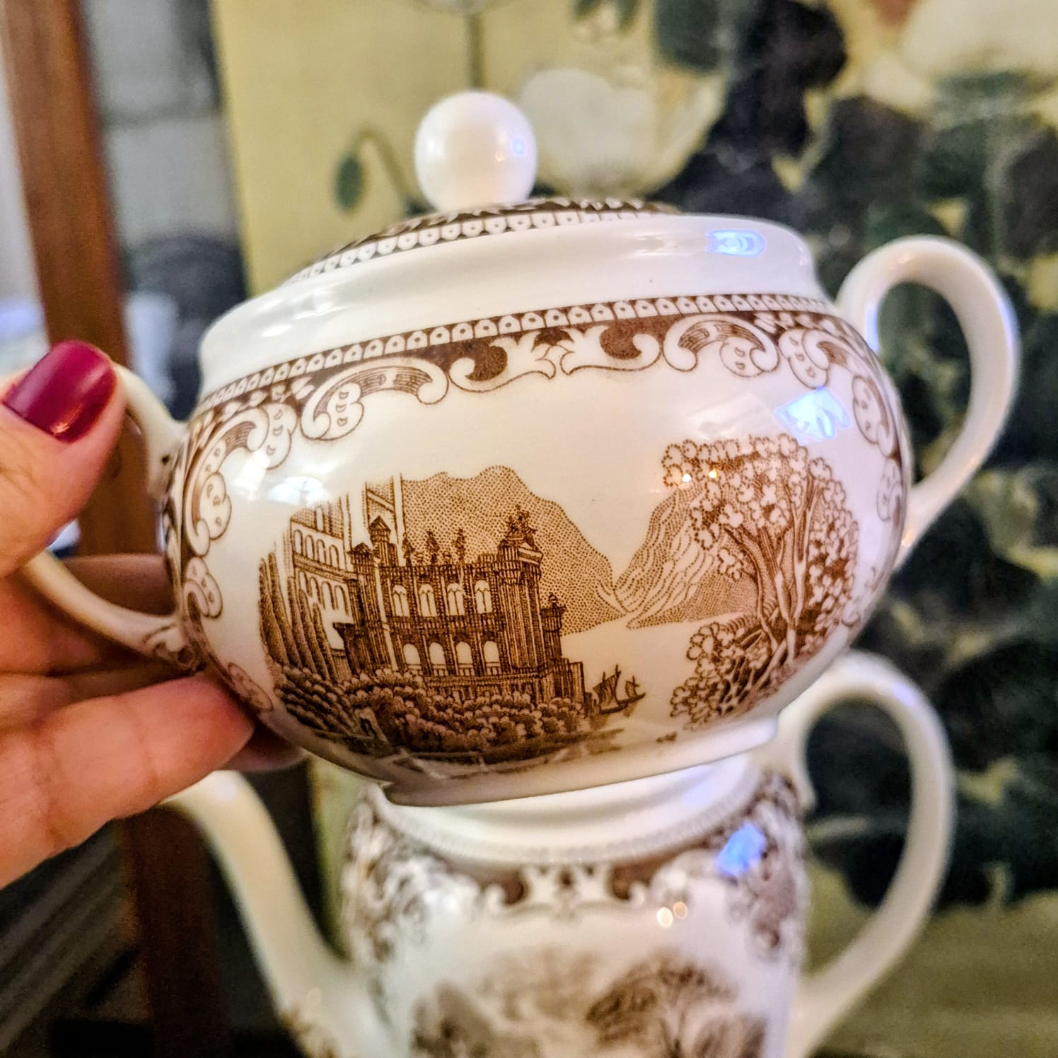 Conjunto para servir chá e café em faiança holandesa centenária (final do séc XIX, início do séc XX) Petrus Regout &amp; Co Maastricht (atual Royal Sphinx), modelo Castillo. Muito raro e impecável. 3 peças