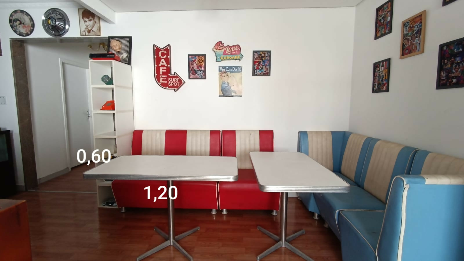 Conjunto de Sofás retro com mesa