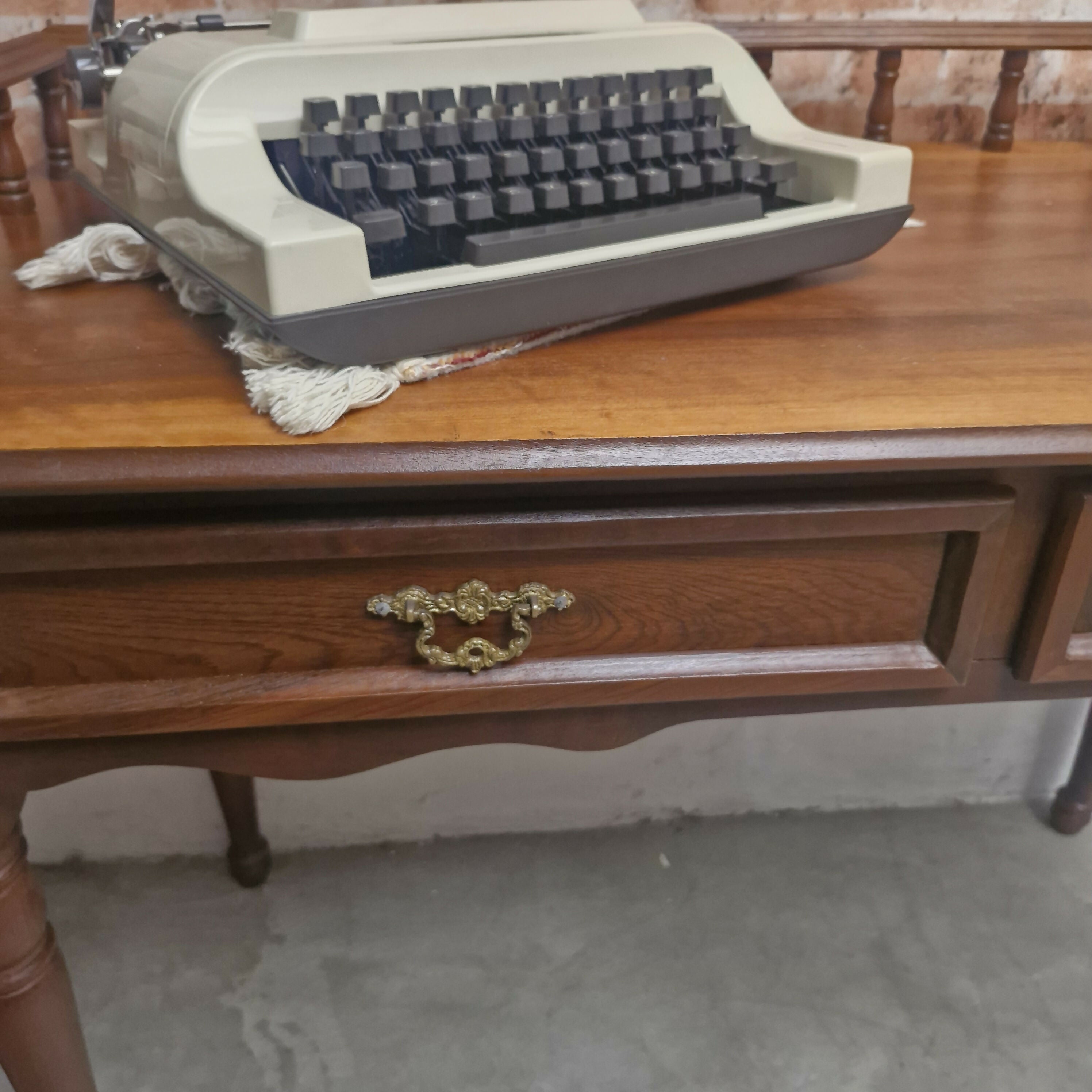 Escrivaninha Colonial