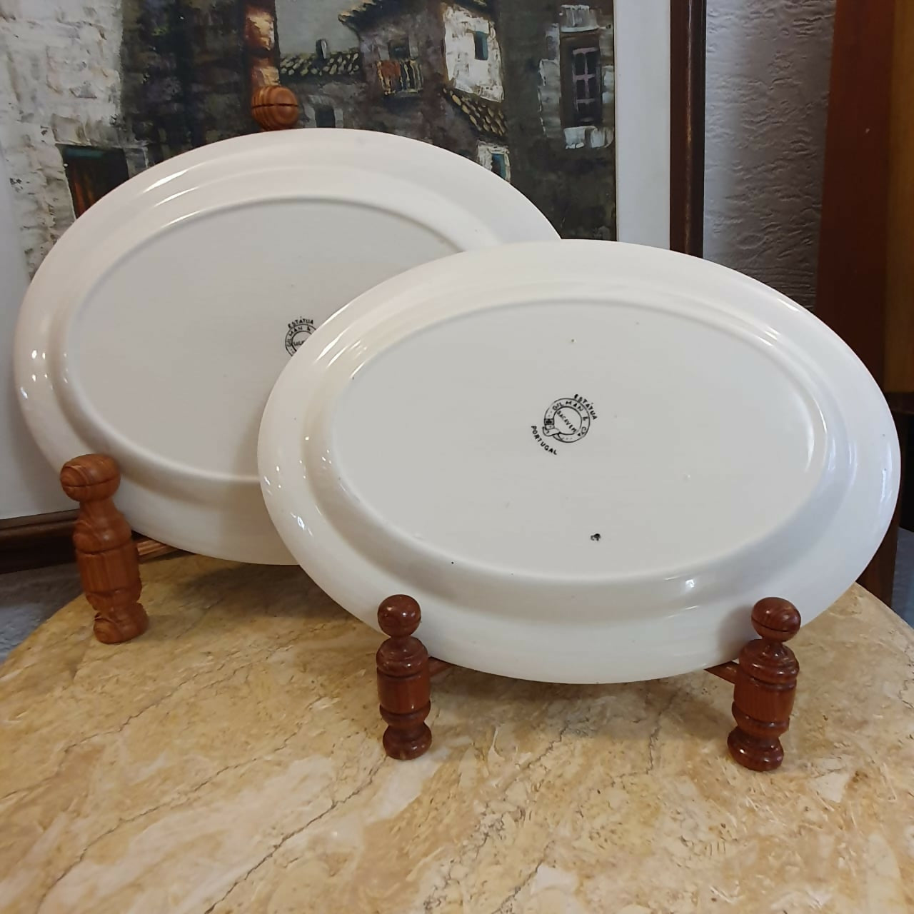 Par de travessas em faiança portuguesa antiga Sacavém, decoração "Estátua " em excelente estado!