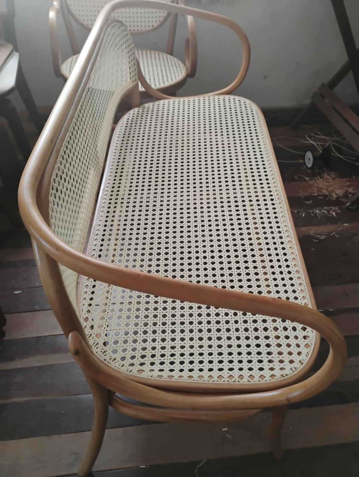 Conjunto Poltrona e Namoradeira Thonet Modelo Panamá (recém restauradas)