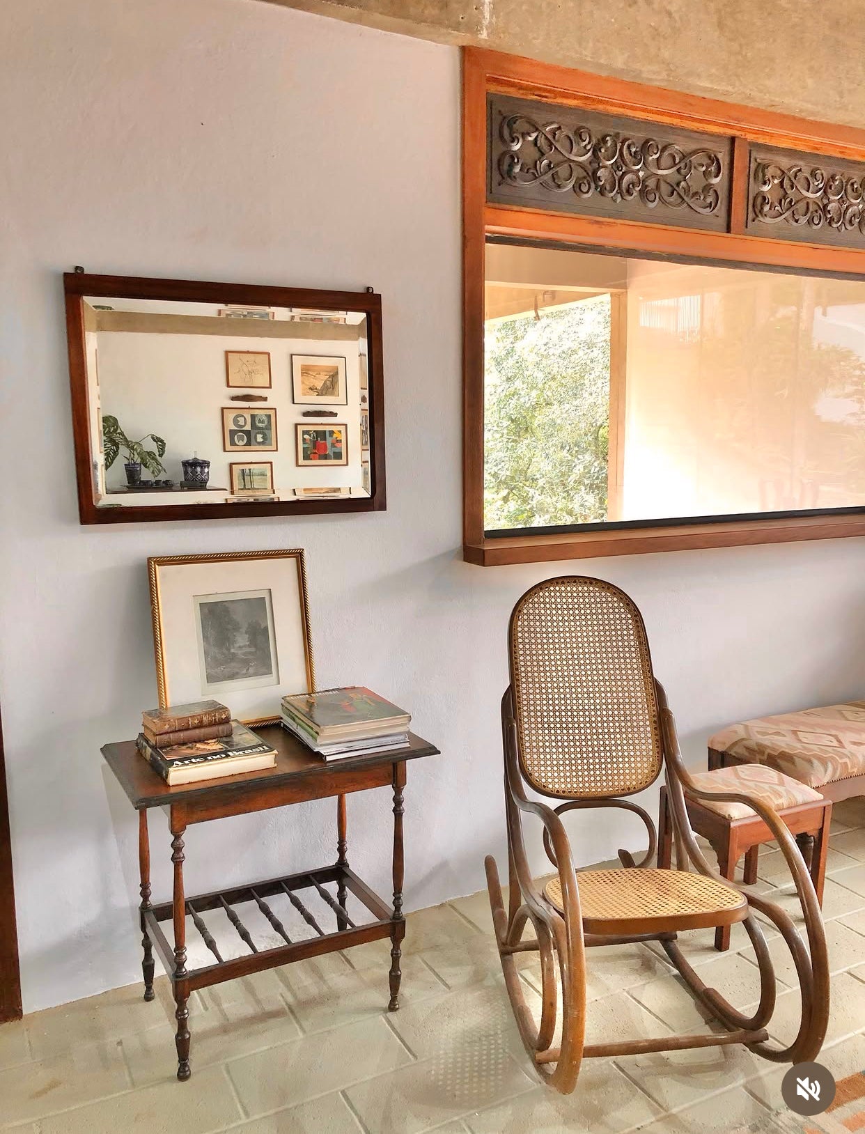 Cadeira de balanço Thonet com palhinha 