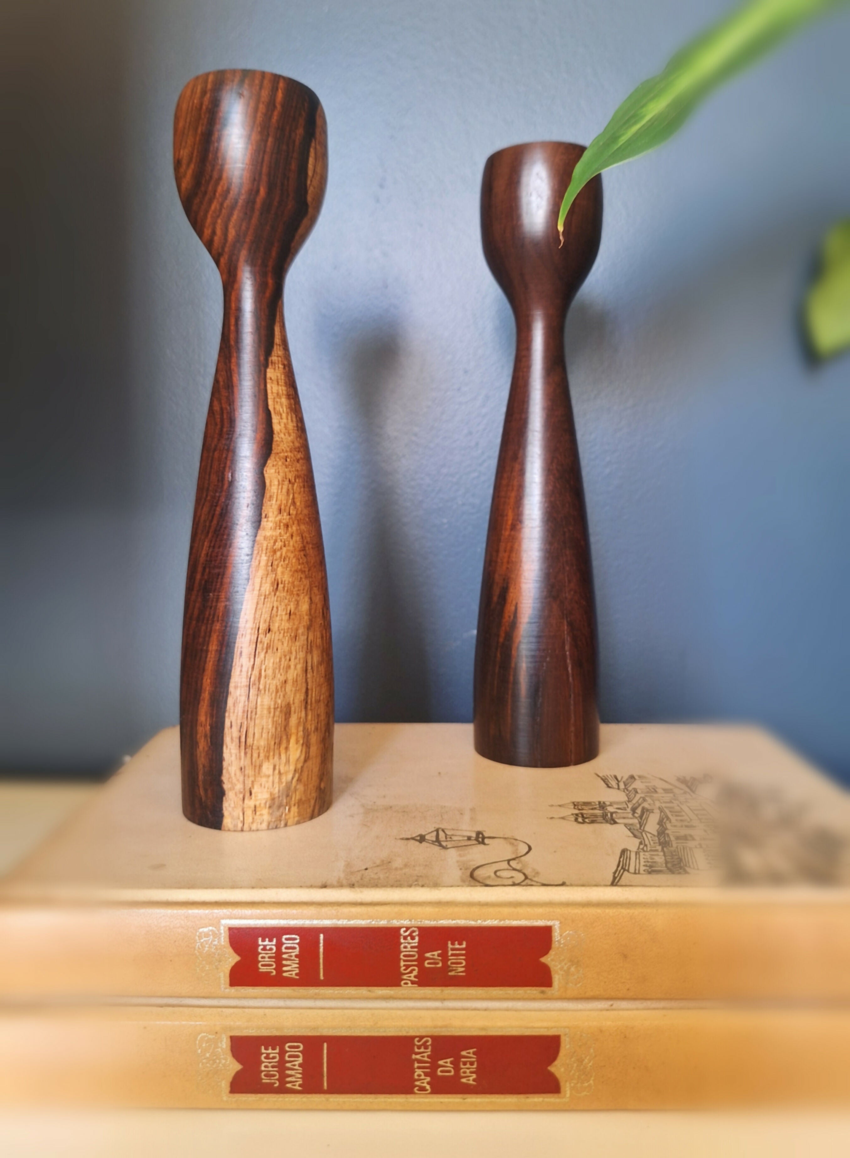 Castiçal em madeira jacarandá da Bahia (valor do par)