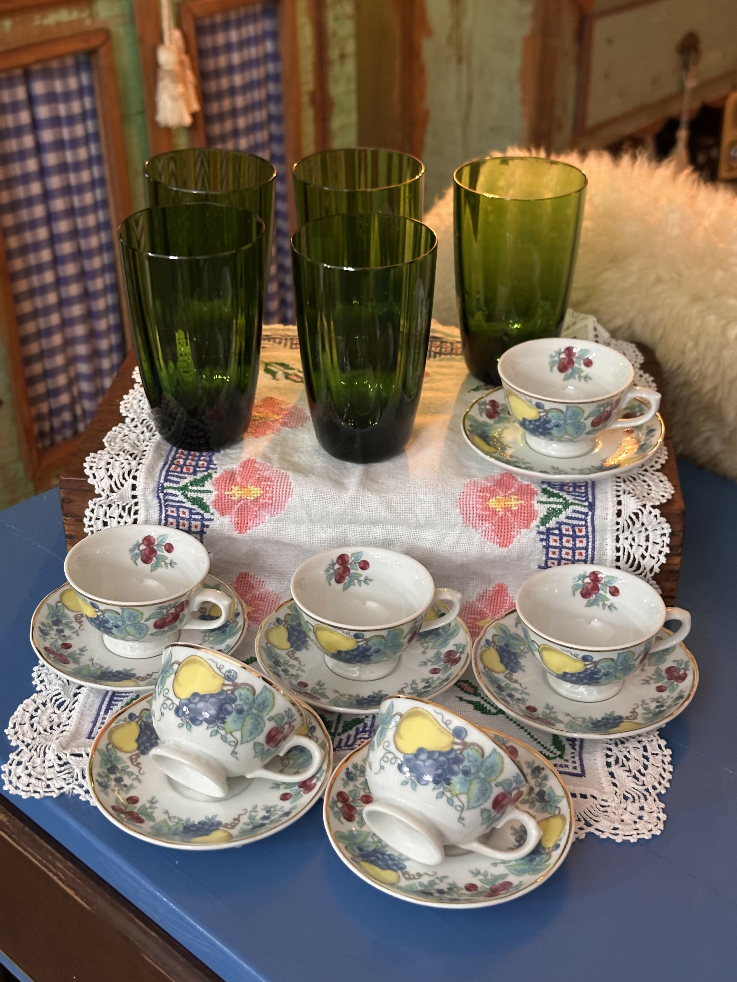 Maravilhoso jogo de xícaras de café vintage Schmidt de frutinhas com bordas em ouro - 12 peças