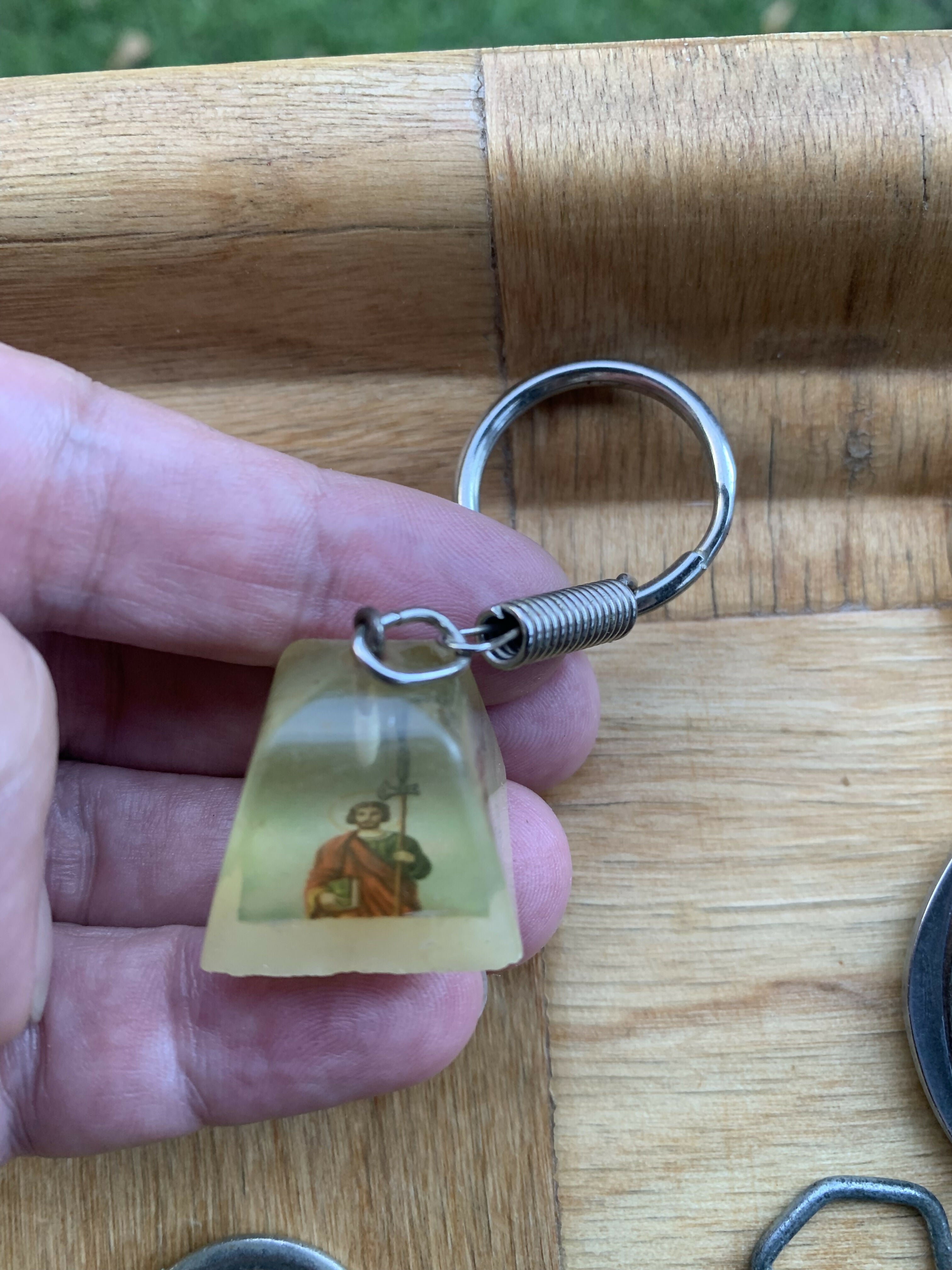 Conjunto de 10 chaveiros antigos