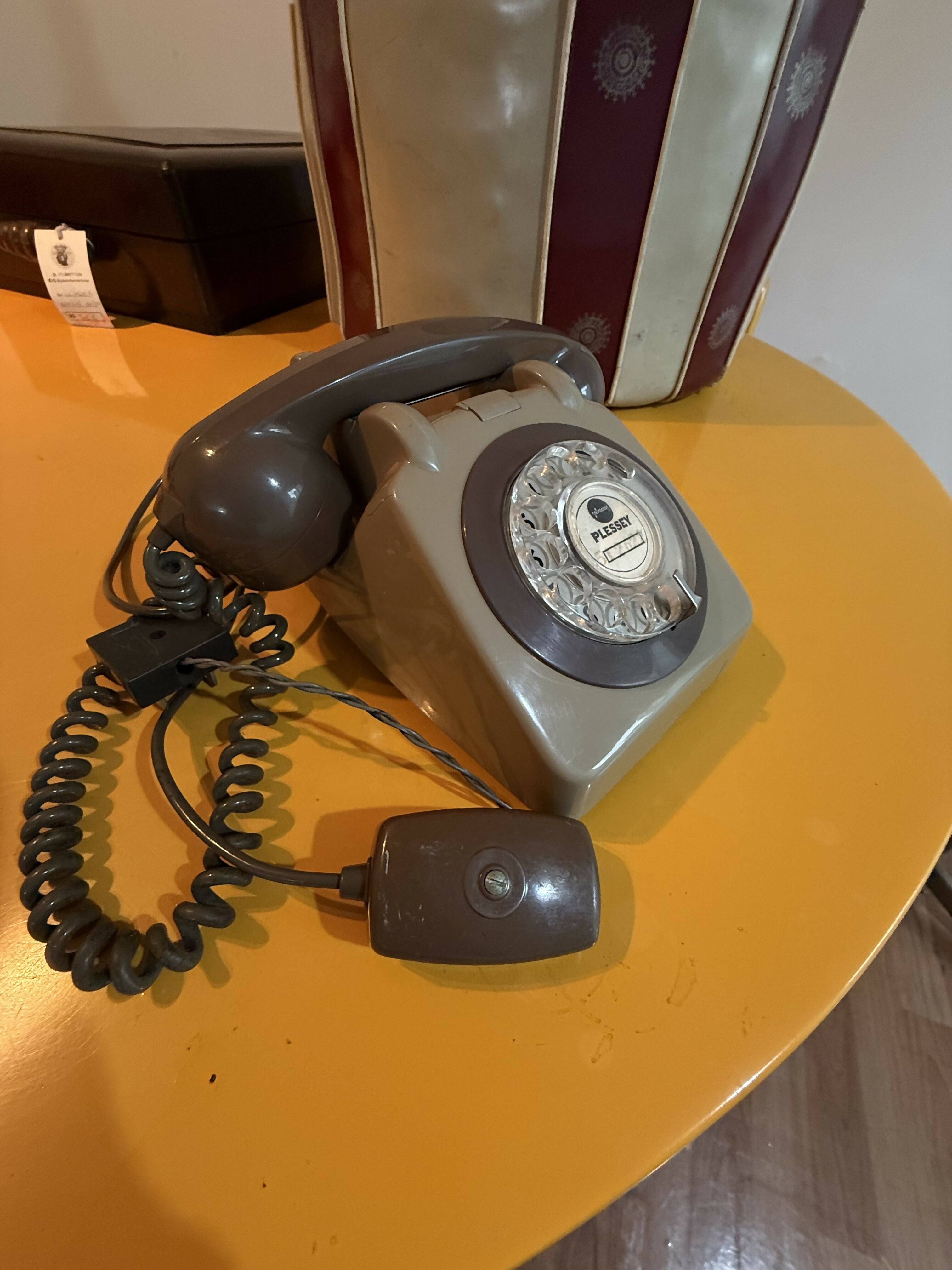 🌟 Telefone Inglês PLESSEY – Década de 1960/70 – Peça Original de Colecionador 🌟